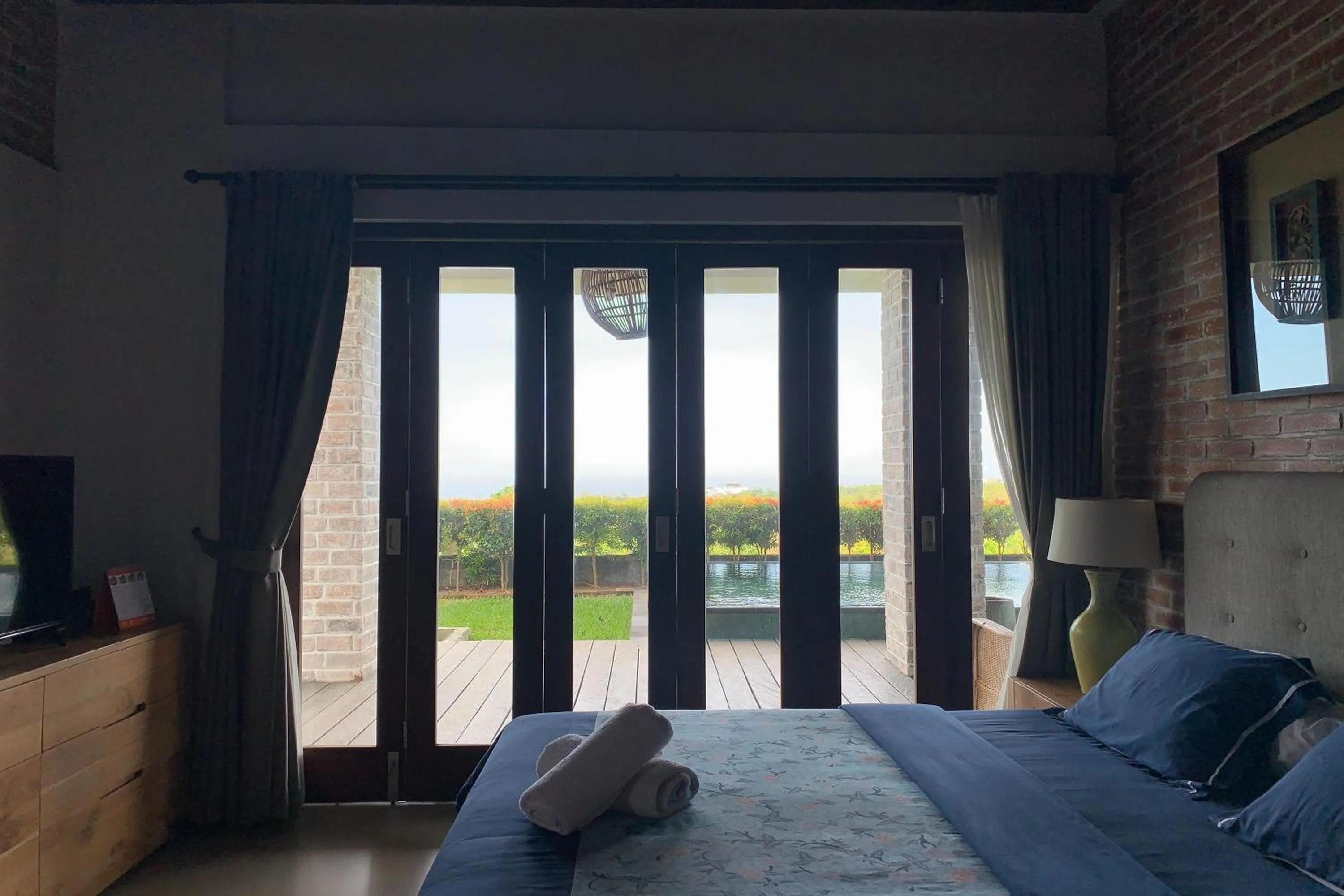 Bed in The Ocean Views Luxury Villas & Apartment