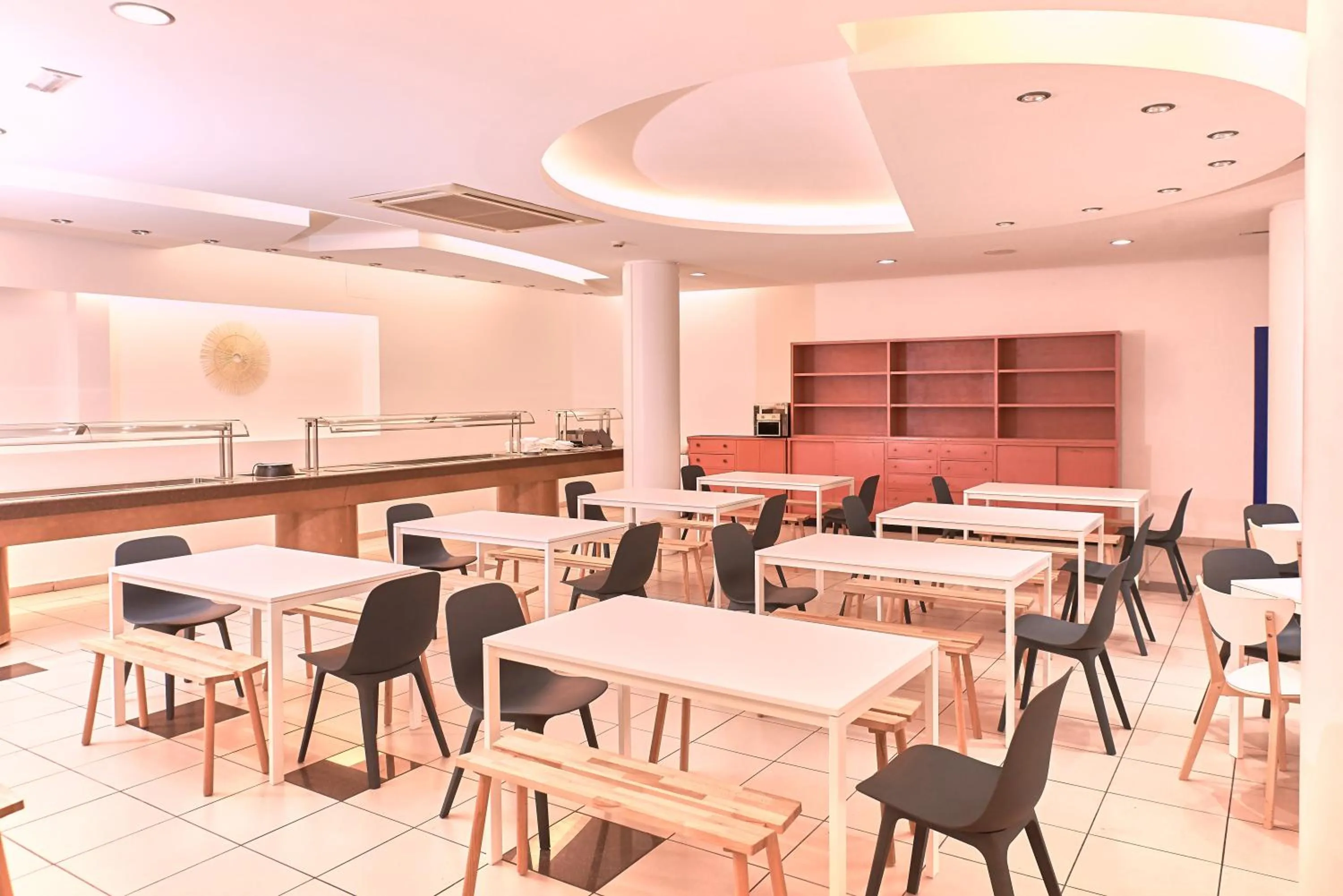 Restaurant/places to eat in Hotel Caribe