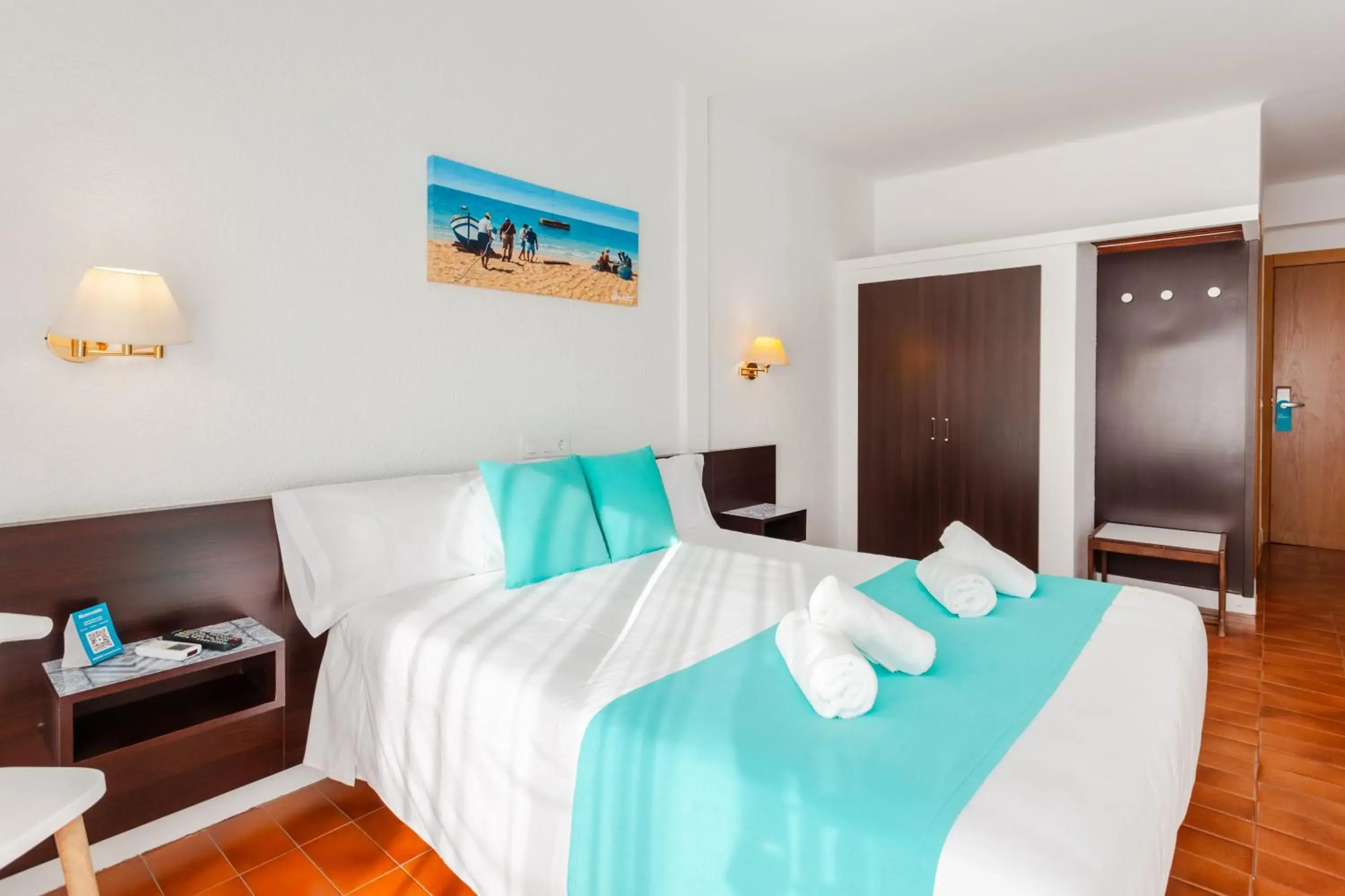 Double or Twin Room in Checkin Torredembarra Double or Twin Room in Checkin Torredembarra