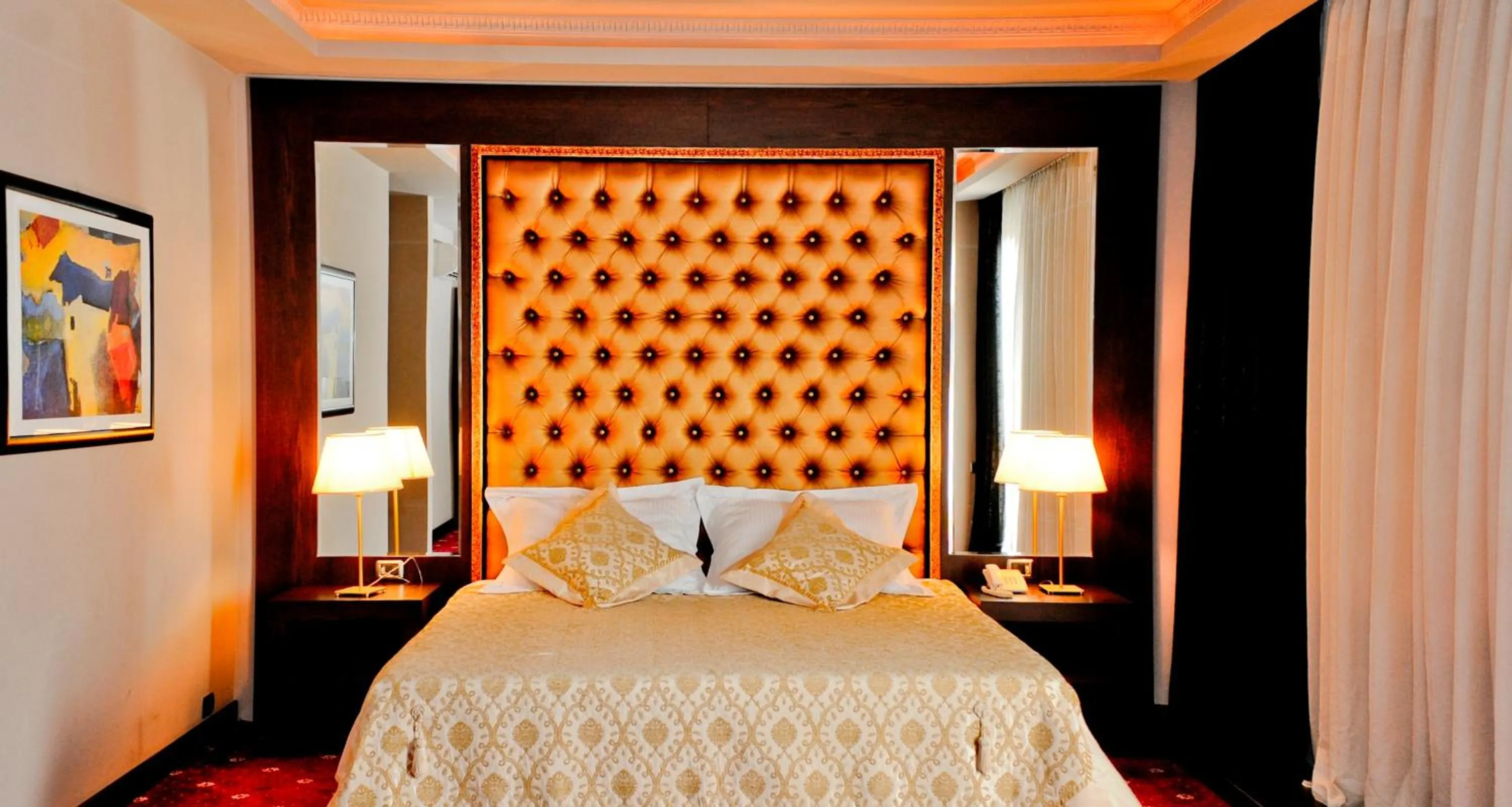 Living room, Bed in Hotel Doro City