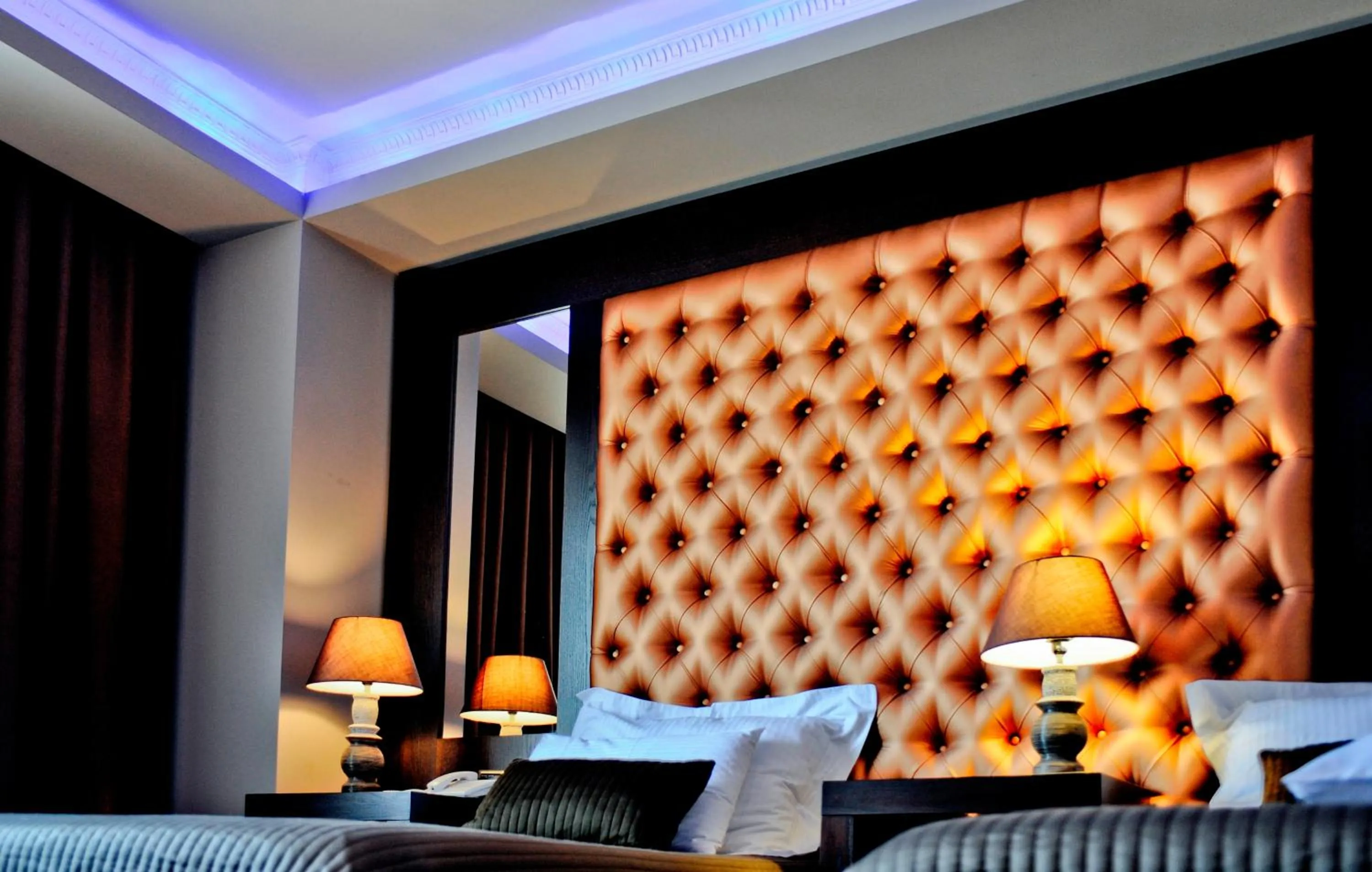 Living room, Bed in Hotel Doro City