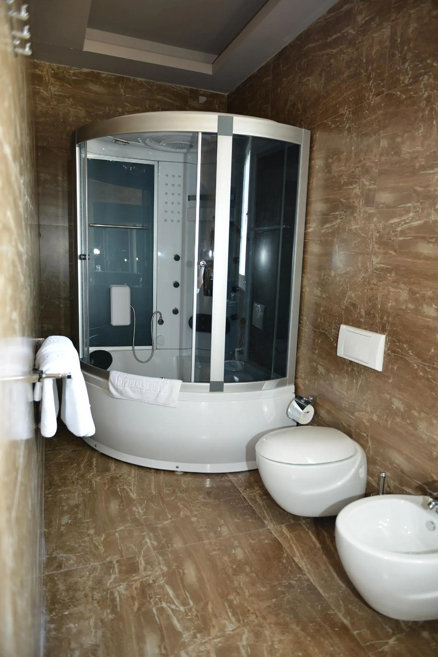 Bathroom in Hotel Doro City