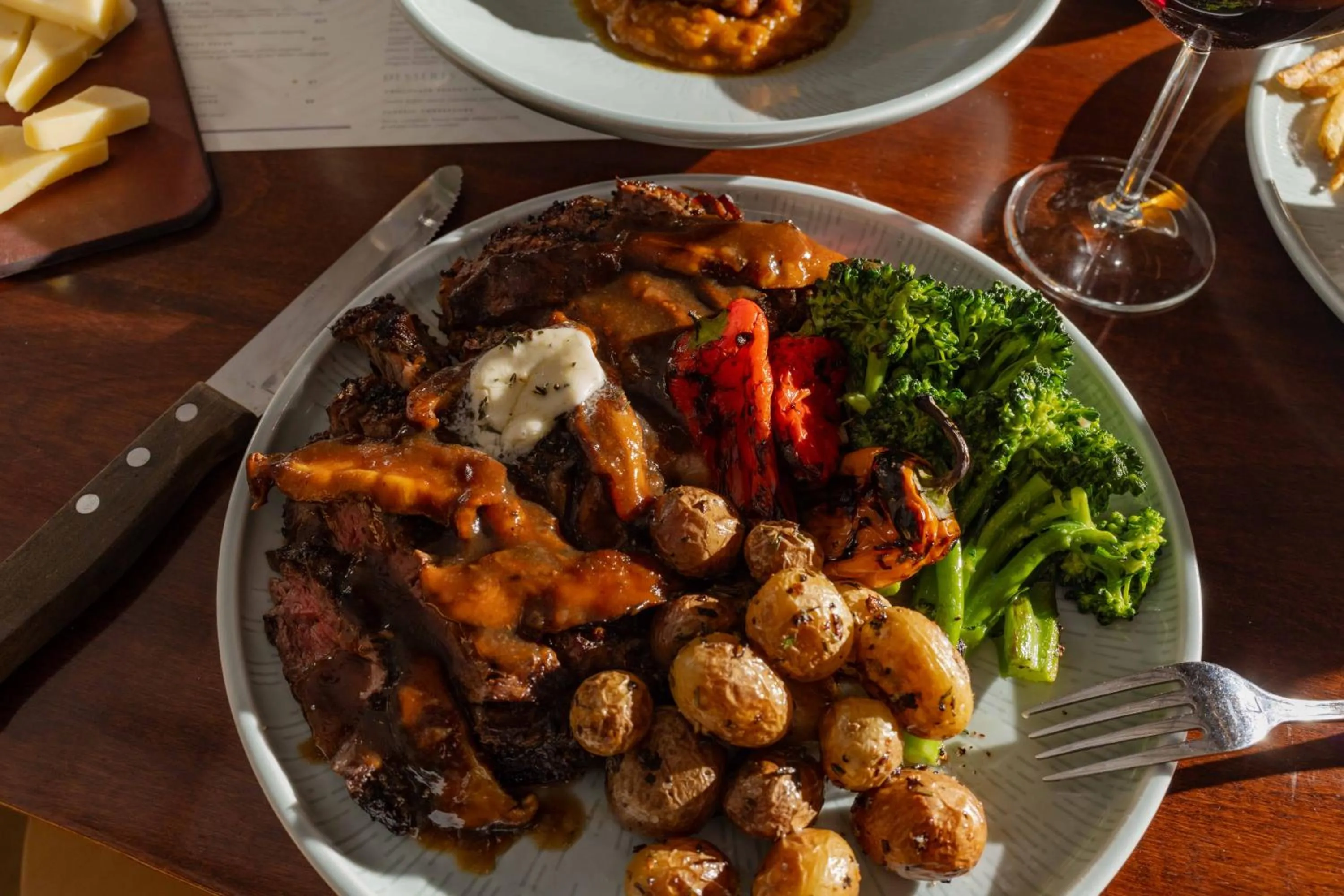 Food and drinks in The Bethesdan Hotel, Tapestry Collection by Hilton