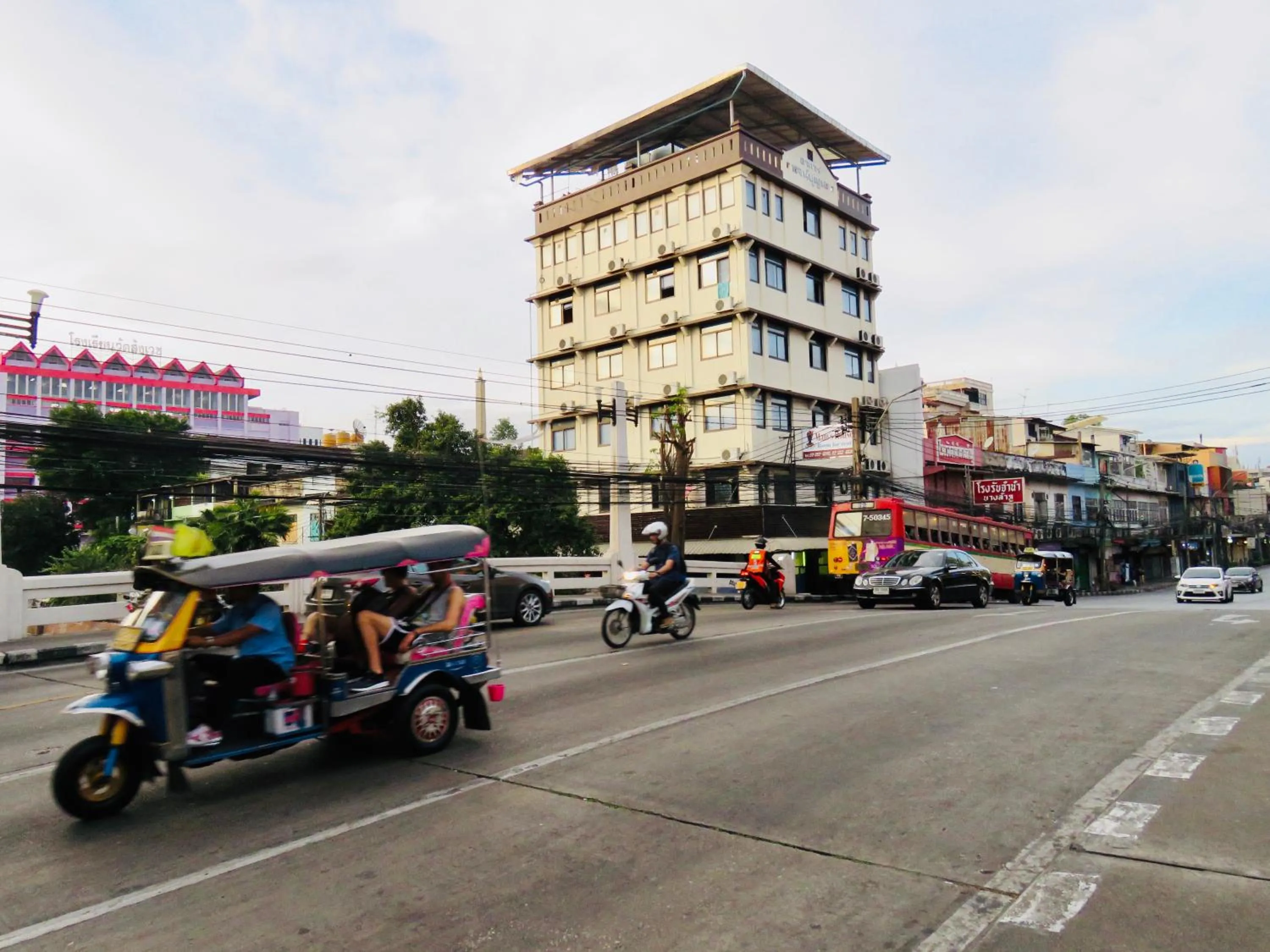 Property building in Mam's House Khaosan