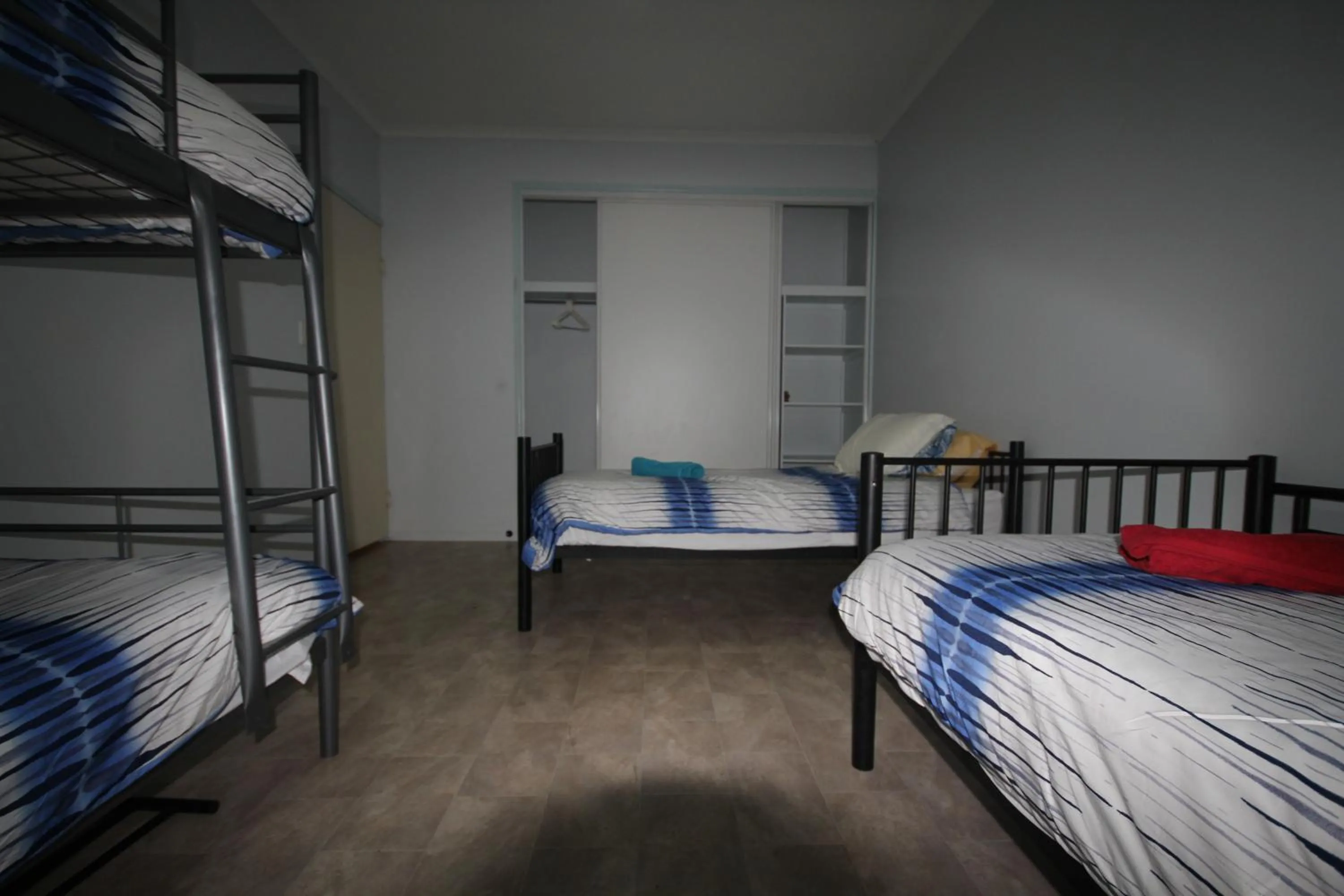Bed in CASTAWAY BEACH HOUSE- NO Parties - NO Pets