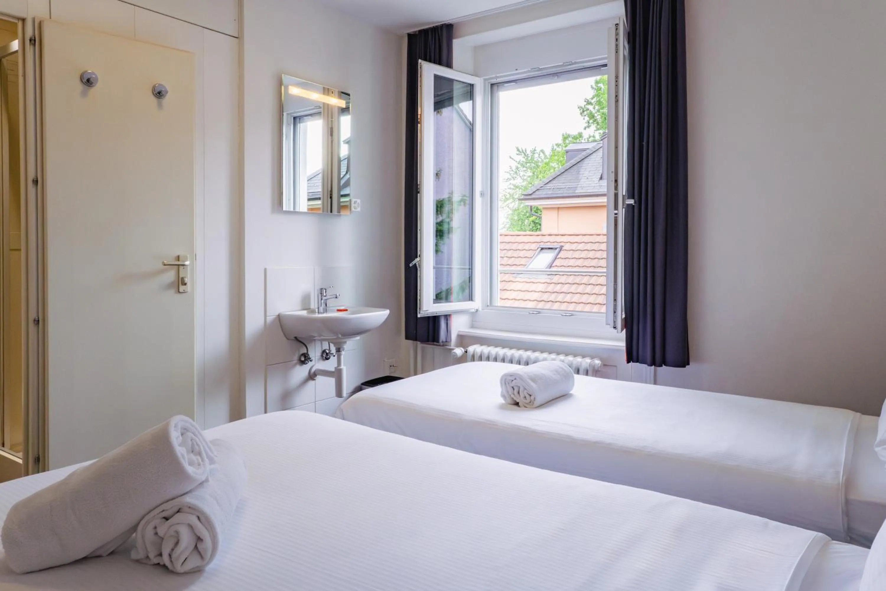 Bed in easyHotel Zürich City West