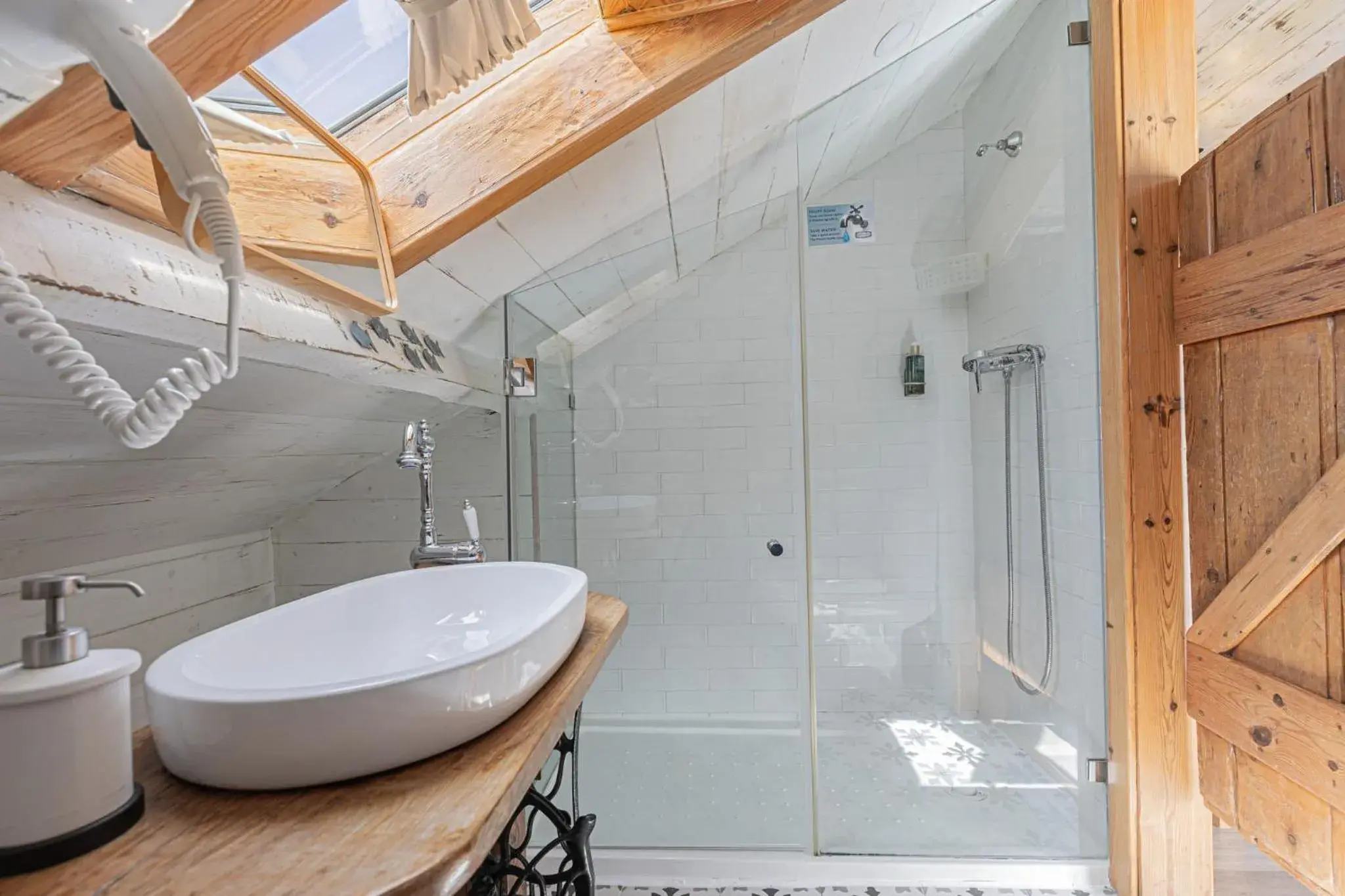 Suite - single occupancy in NINHO SALOIO Suite - single occupancy in NINHO SALOIO