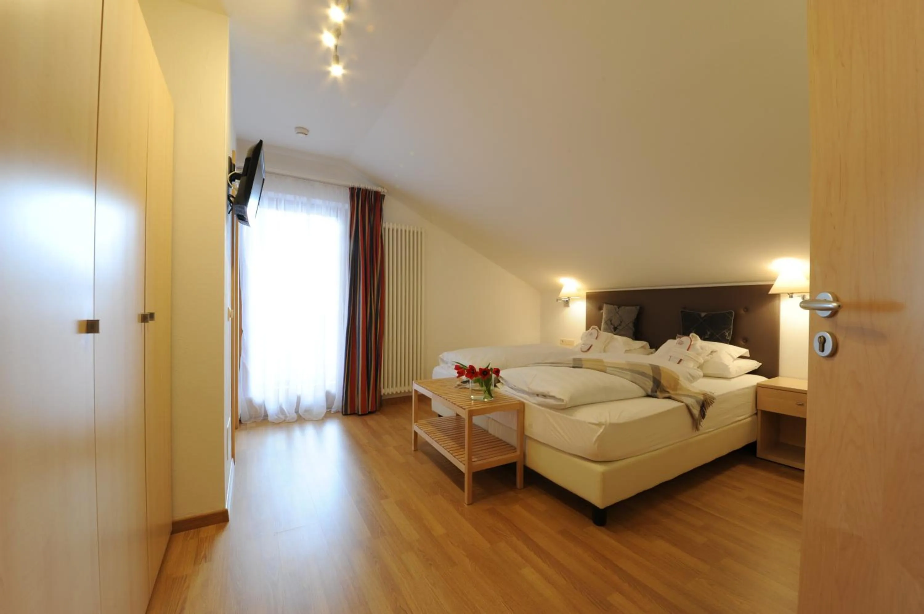 Photo of the whole room, Bed in Hotel Italia