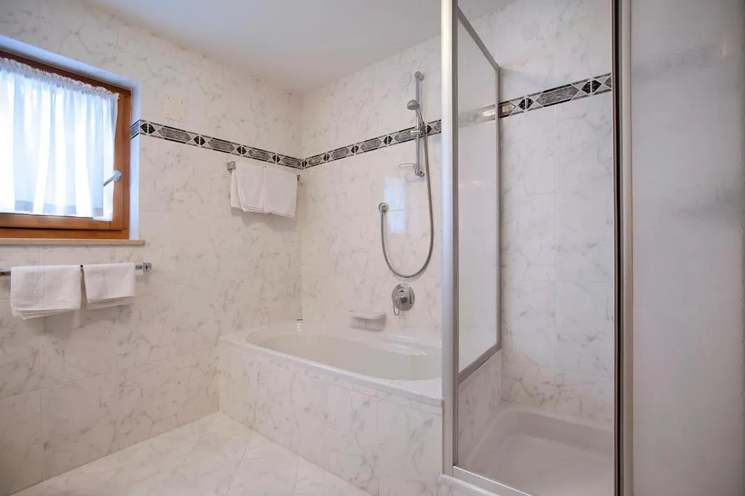 Bathroom in Hotel Italia