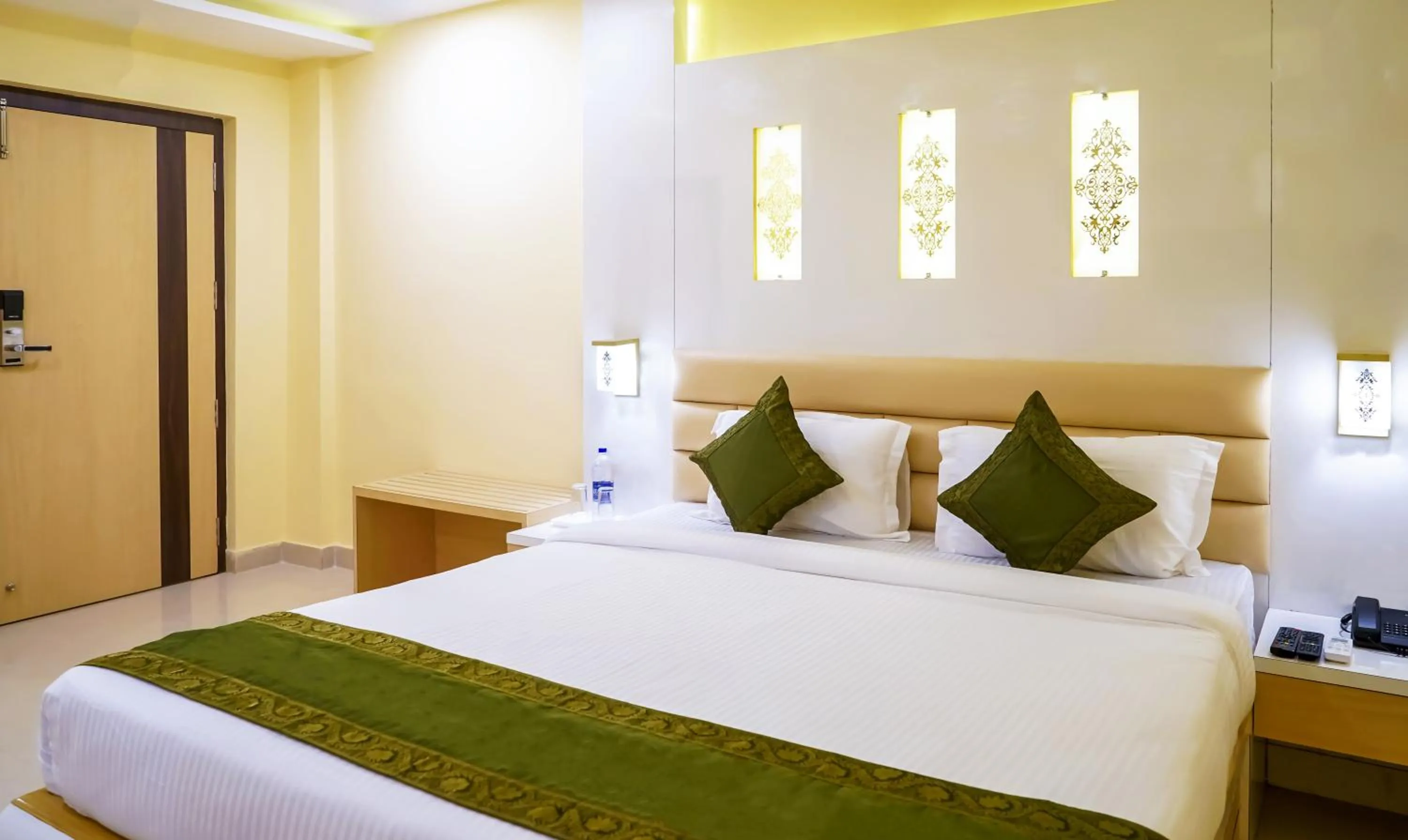 Bed in Treebo Oasis, Laxmisagar