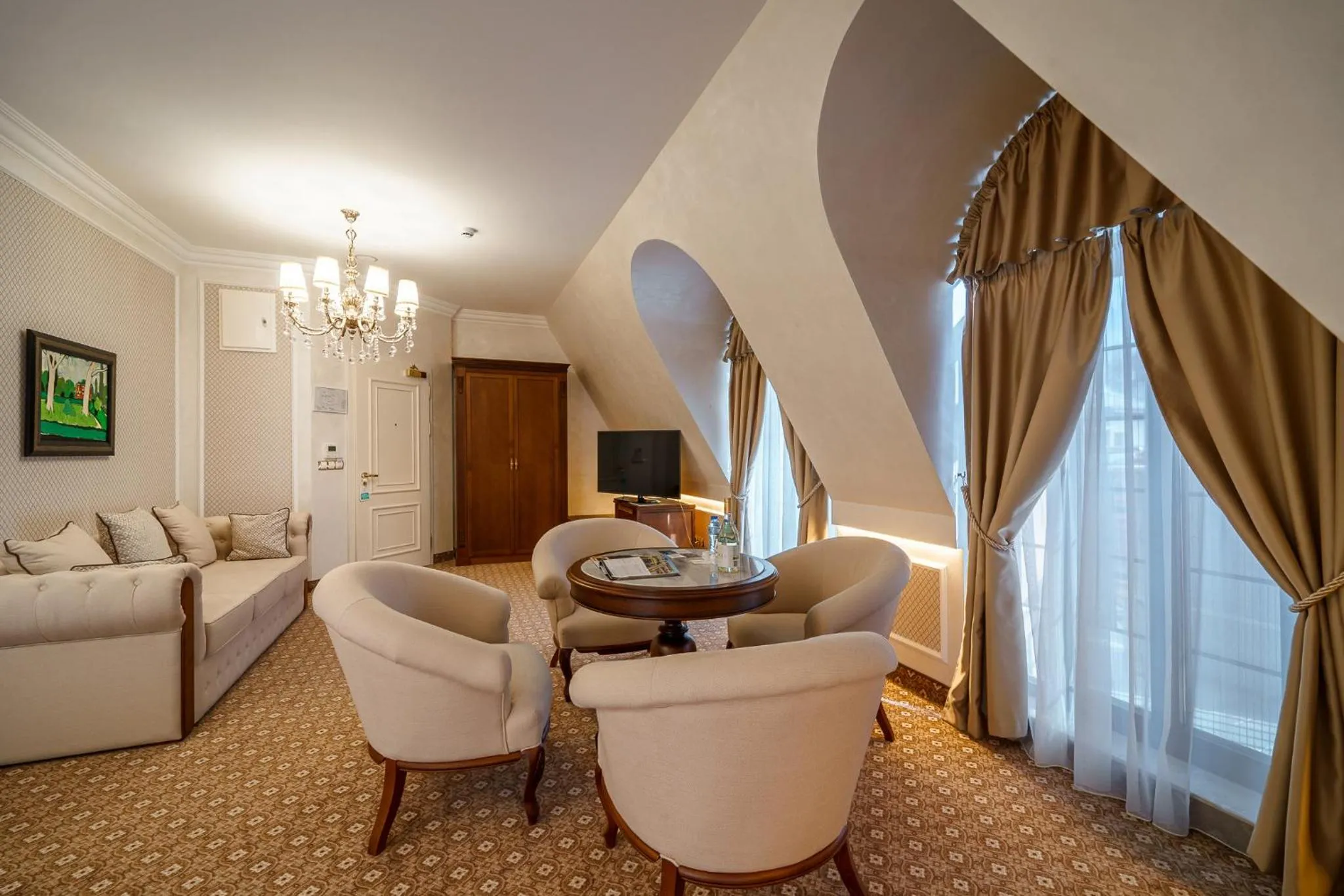 Living room in Residence City Garden - Certificate of Excellence Top 10 BEST Five-Stars City Hotels for 2024 awarded by HTIF