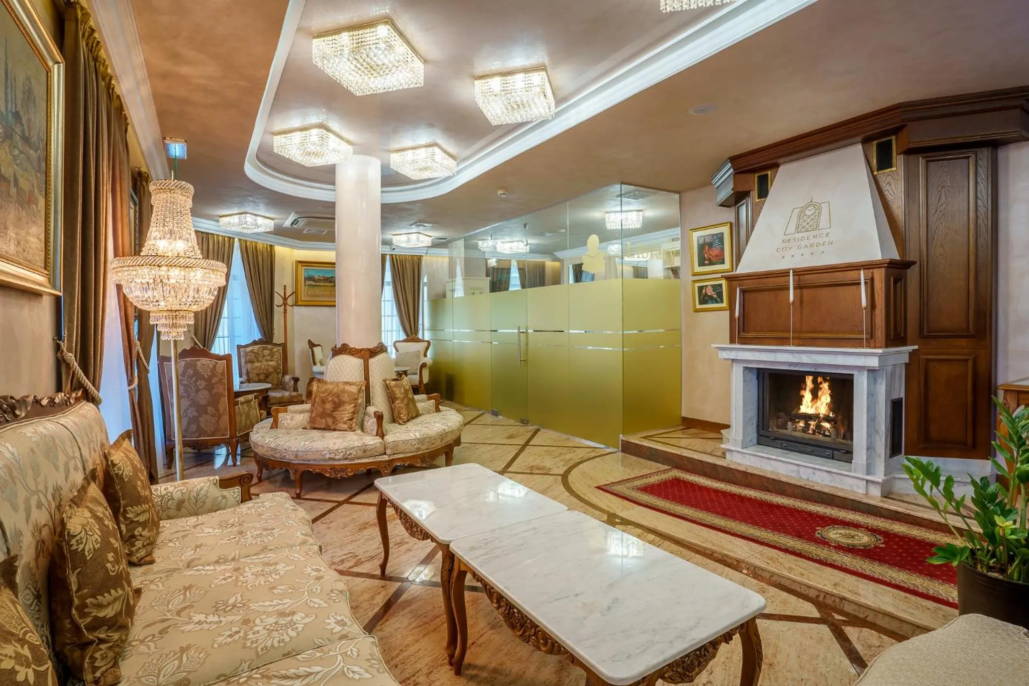 Lobby or reception in Residence City Garden - Certificate of Excellence Top 10 BEST Five-Stars City Hotels for 2024 awarded by HTIF