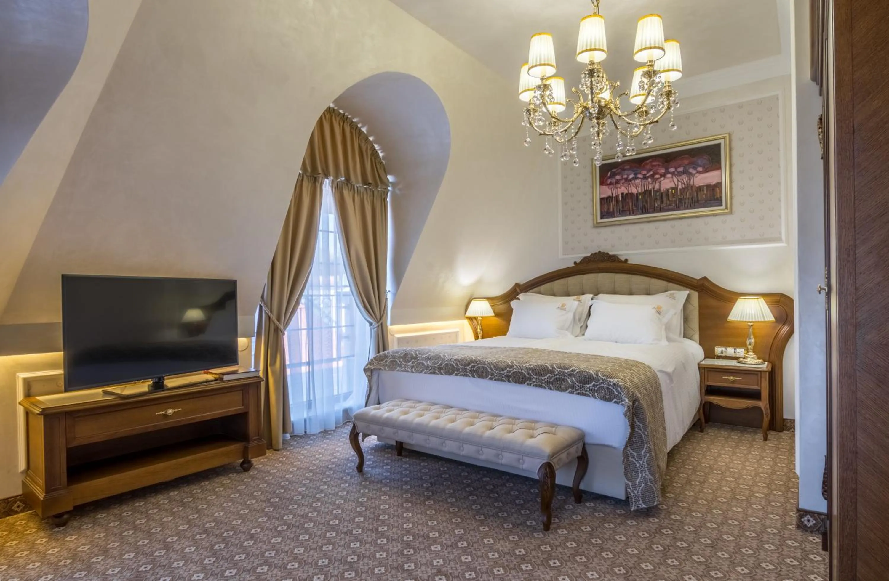 Bedroom, Bed in Residence City Garden - Certificate of Excellence Top 10 BEST Five-Stars City Hotels for 2024 awarded by HTIF