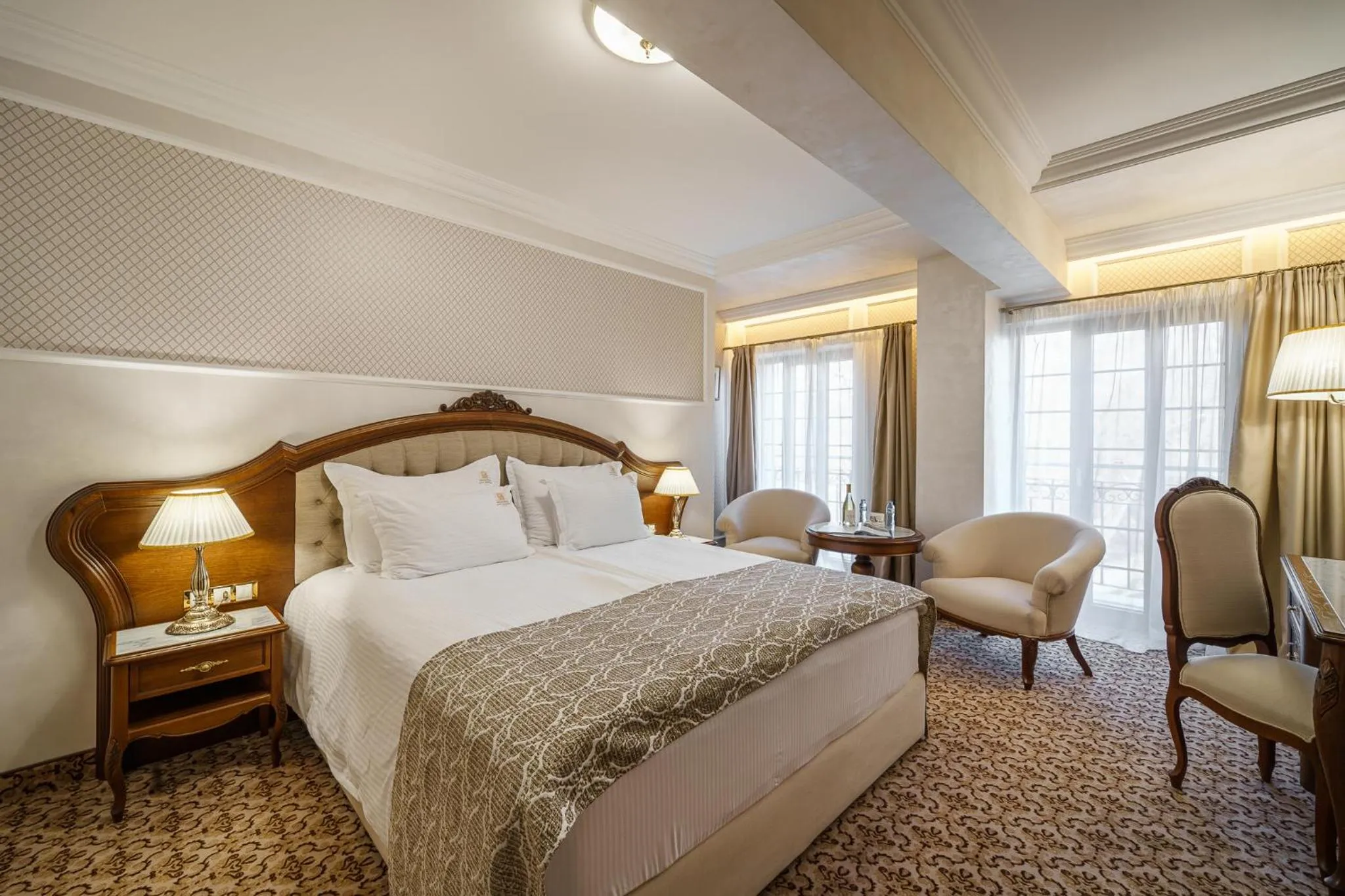 Bedroom, Bed in Residence City Garden - Certificate of Excellence Top 10 BEST Five-Stars City Hotels for 2024 awarded by HTIF