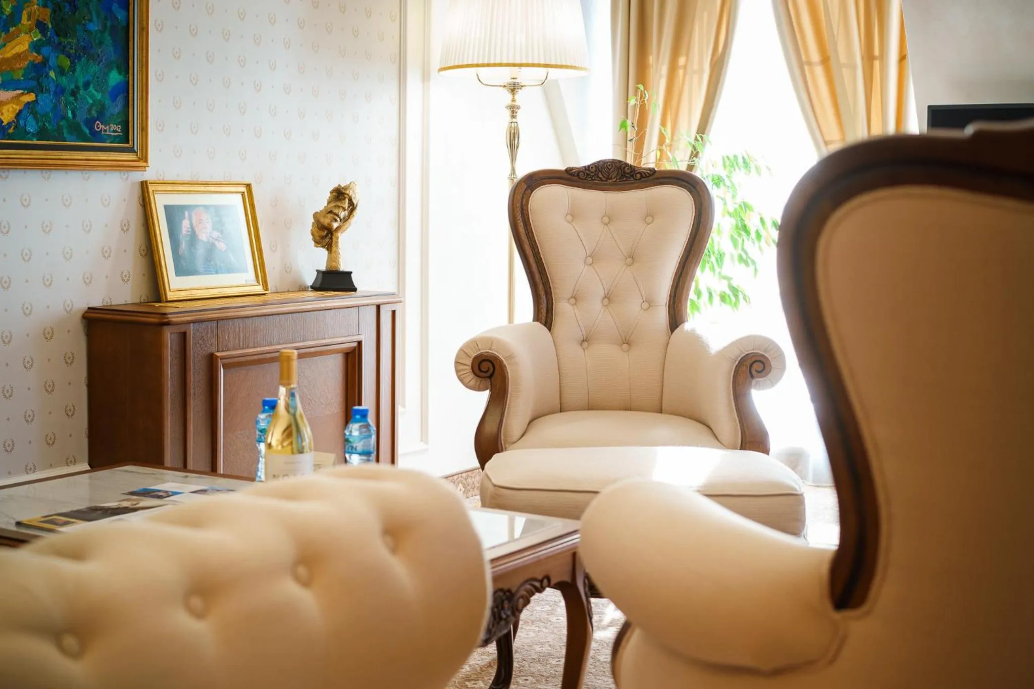 Living room in Residence City Garden - Certificate of Excellence Top 10 BEST Five-Stars City Hotels for 2024 awarded by HTIF