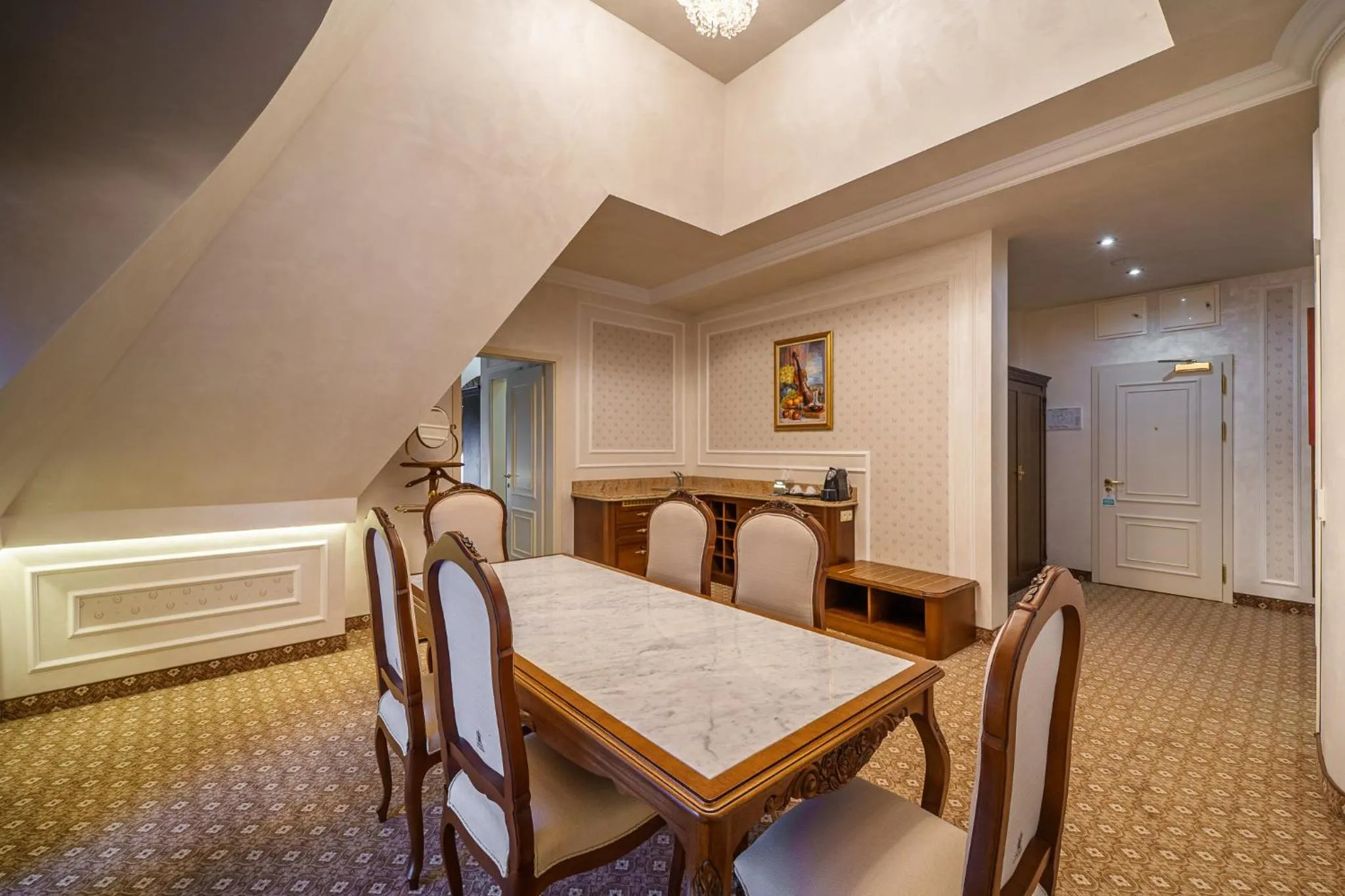 Dining area in Residence City Garden - Certificate of Excellence Top 10 BEST Five-Stars City Hotels for 2024 awarded by HTIF