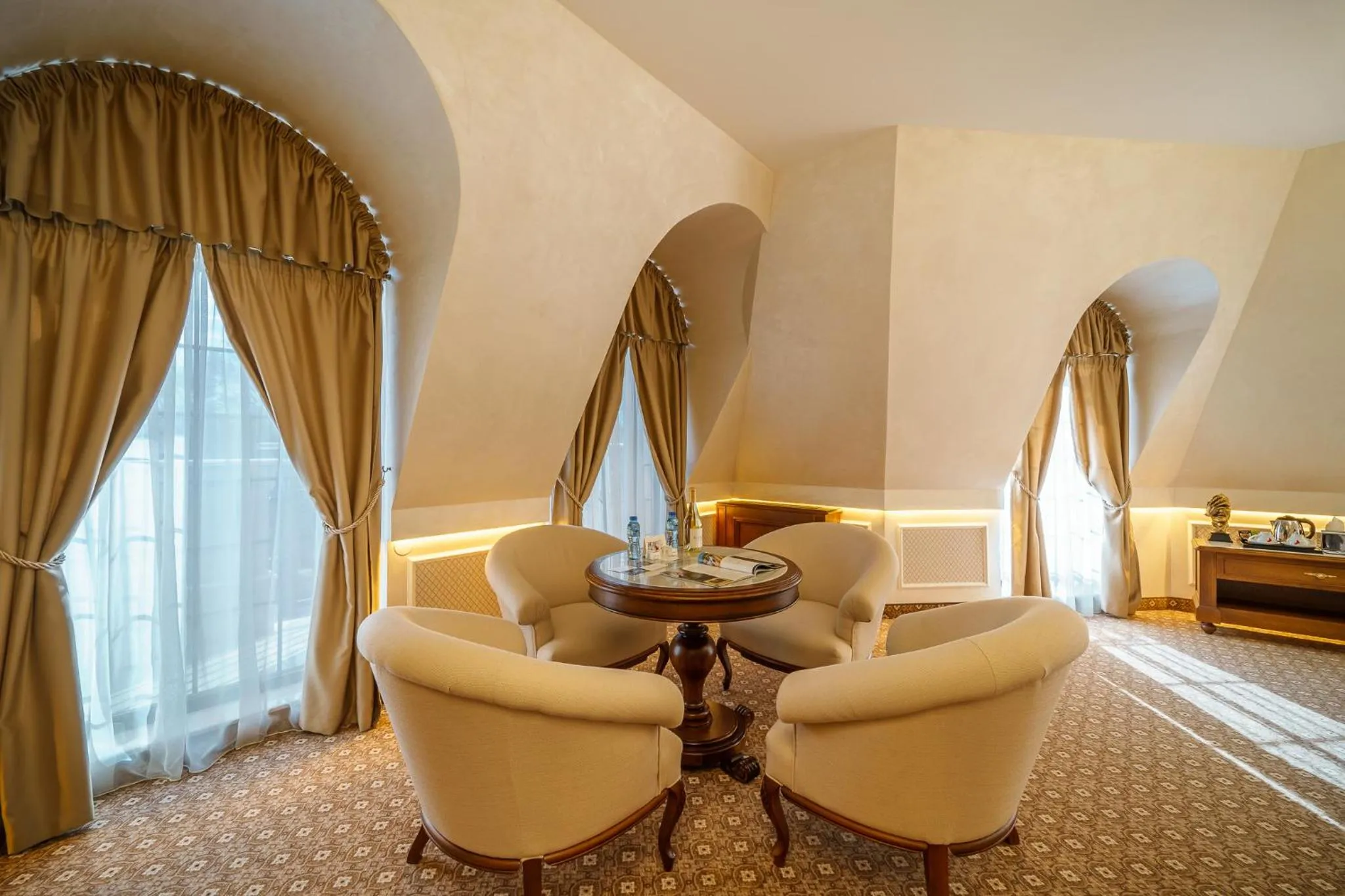 Living room in Residence City Garden - Certificate of Excellence Top 10 BEST Five-Stars City Hotels for 2024 awarded by HTIF