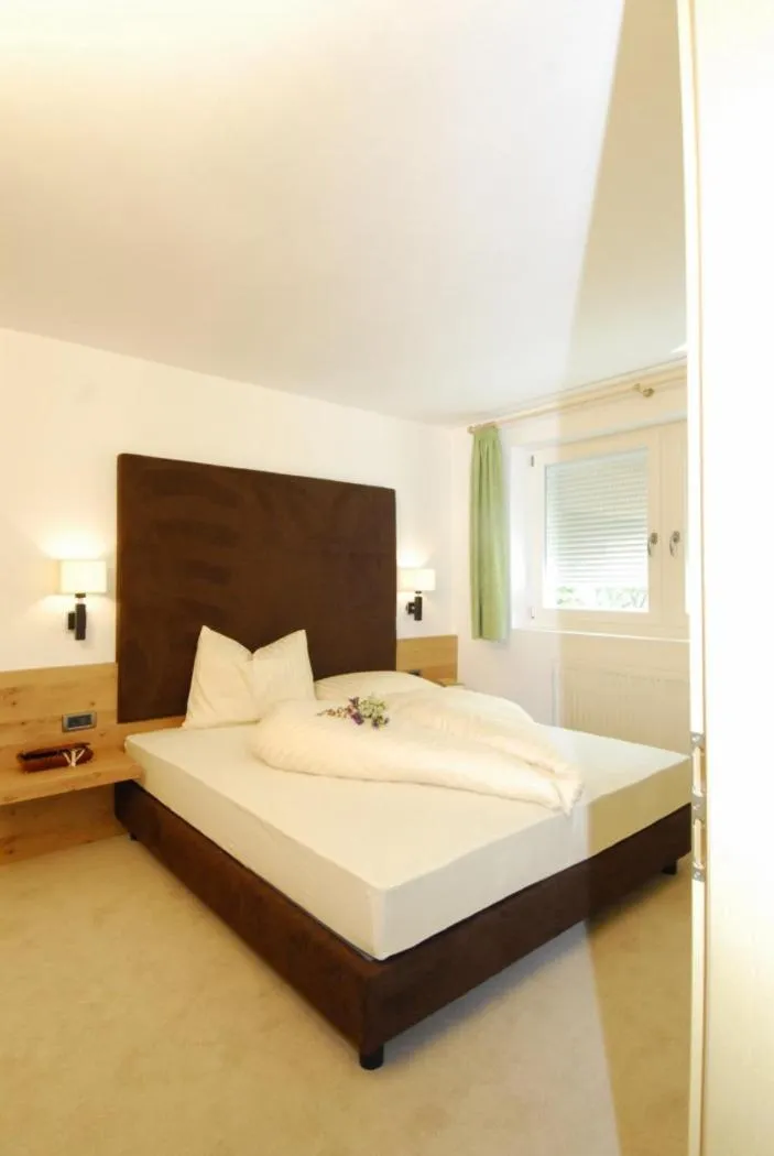 Bed in Residence Remi