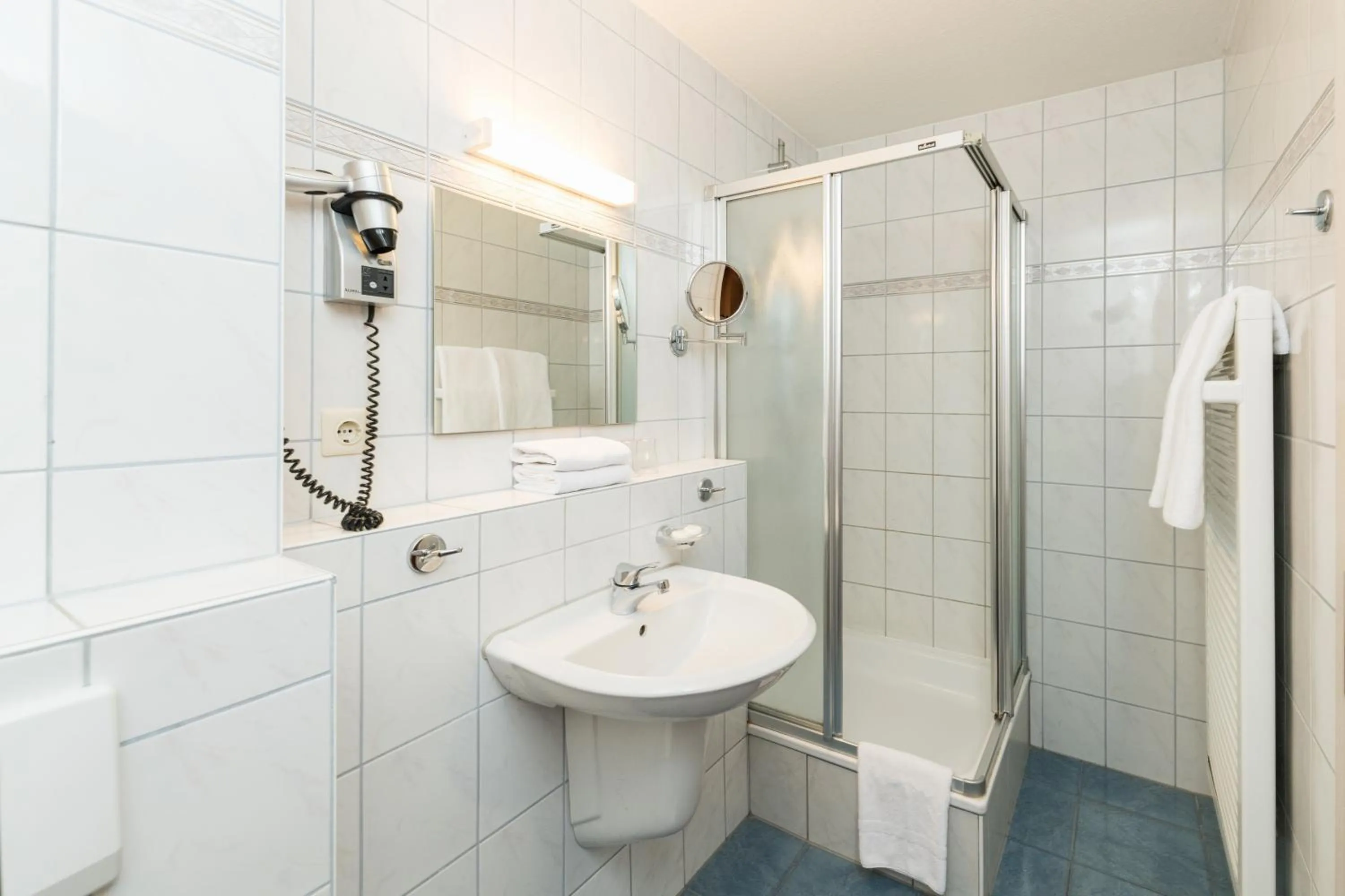 Bathroom in Hotel am Markt