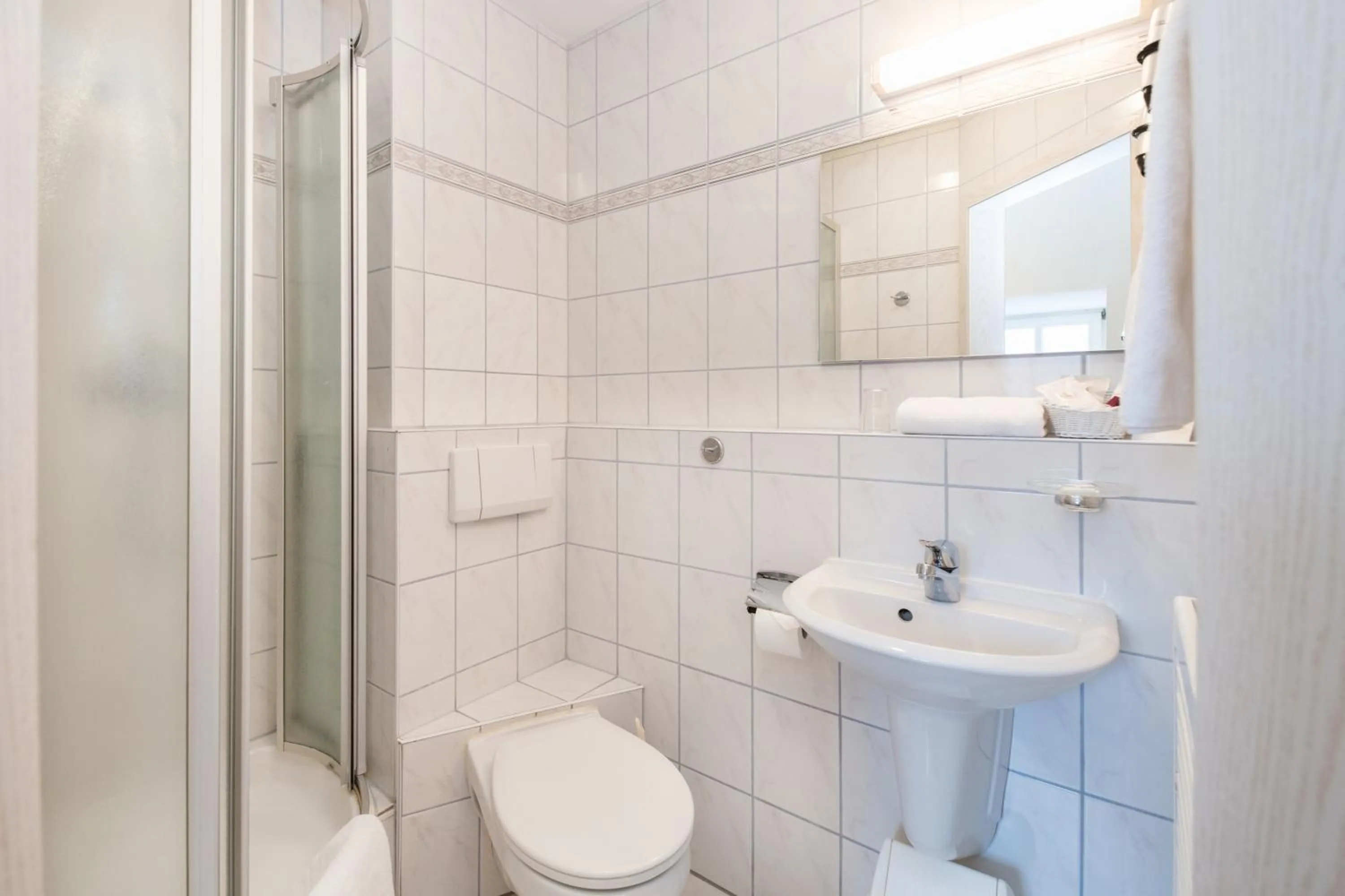 Bathroom in Hotel am Markt