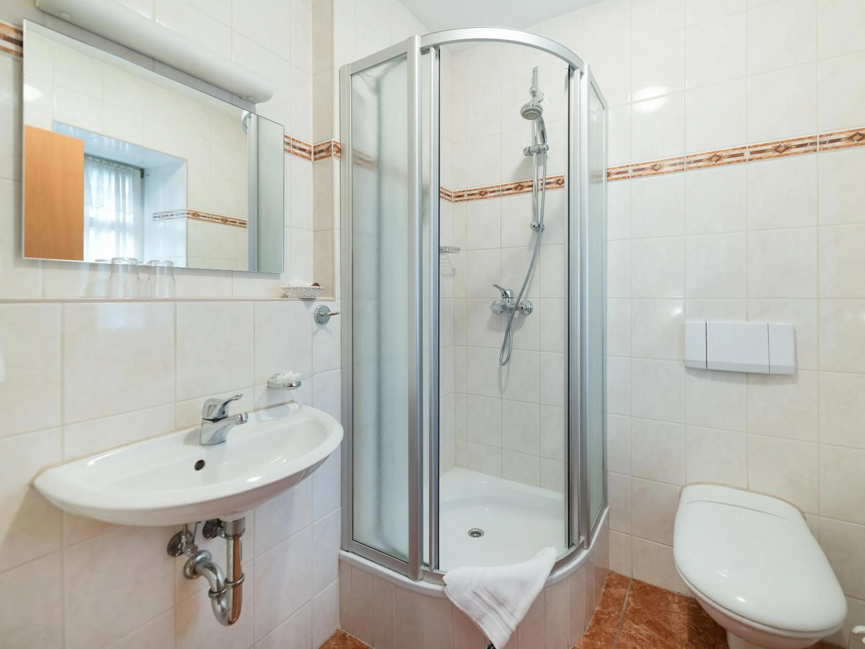 Bathroom in Hotel am Markt