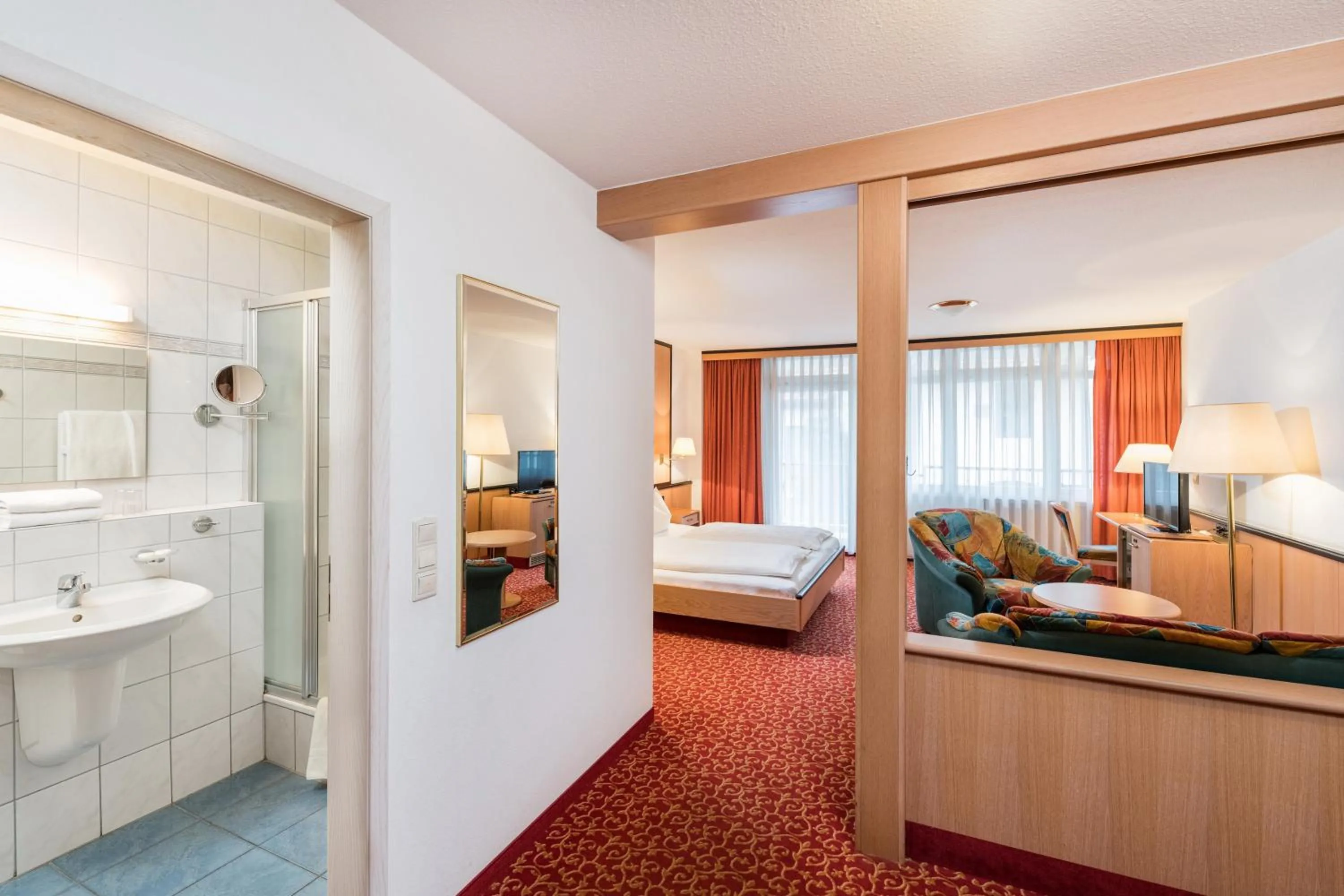 Bedroom, Bed in Hotel am Markt