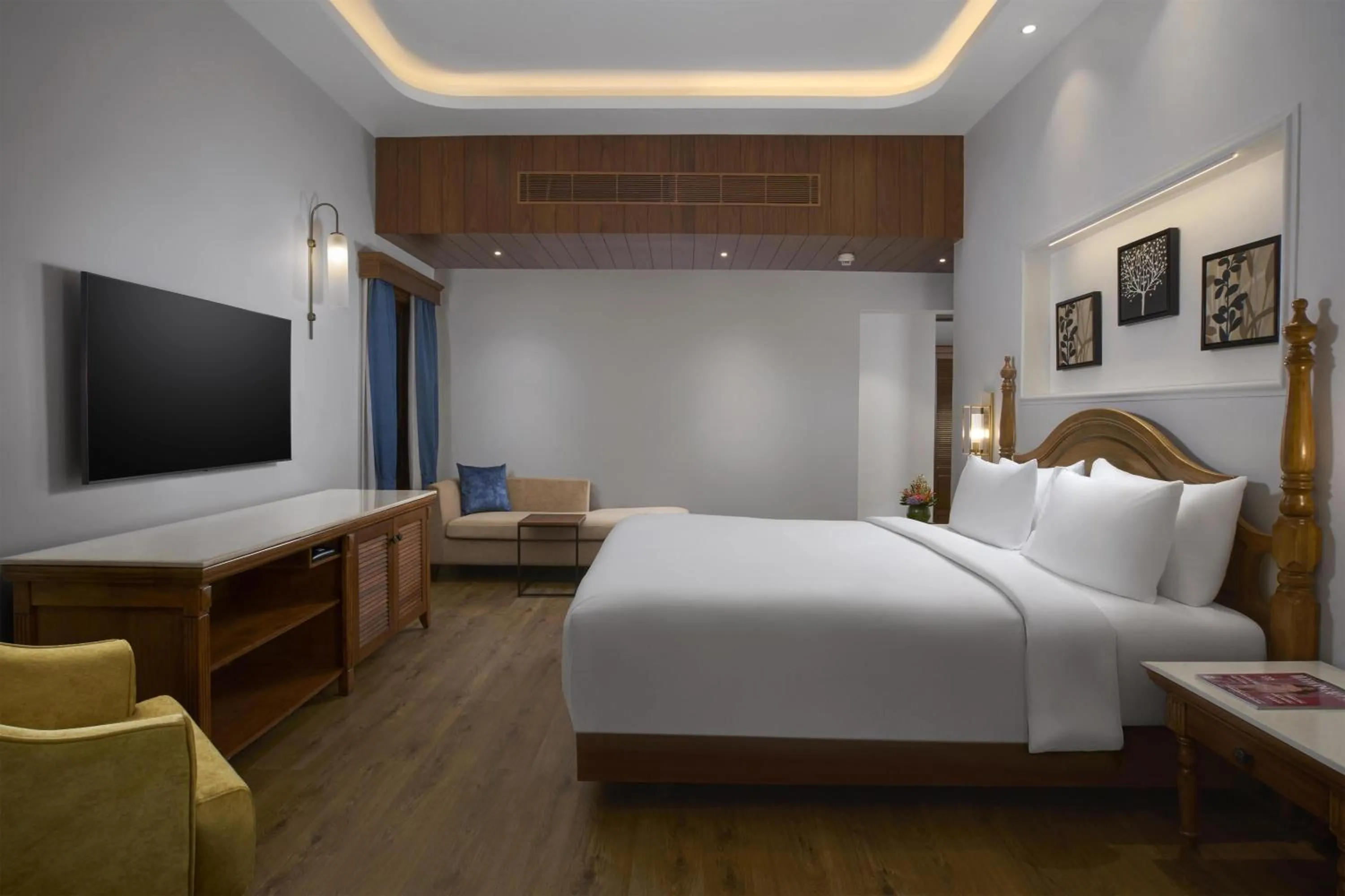 Photo of the whole room, Bed in Radisson Blu Resort, Goa