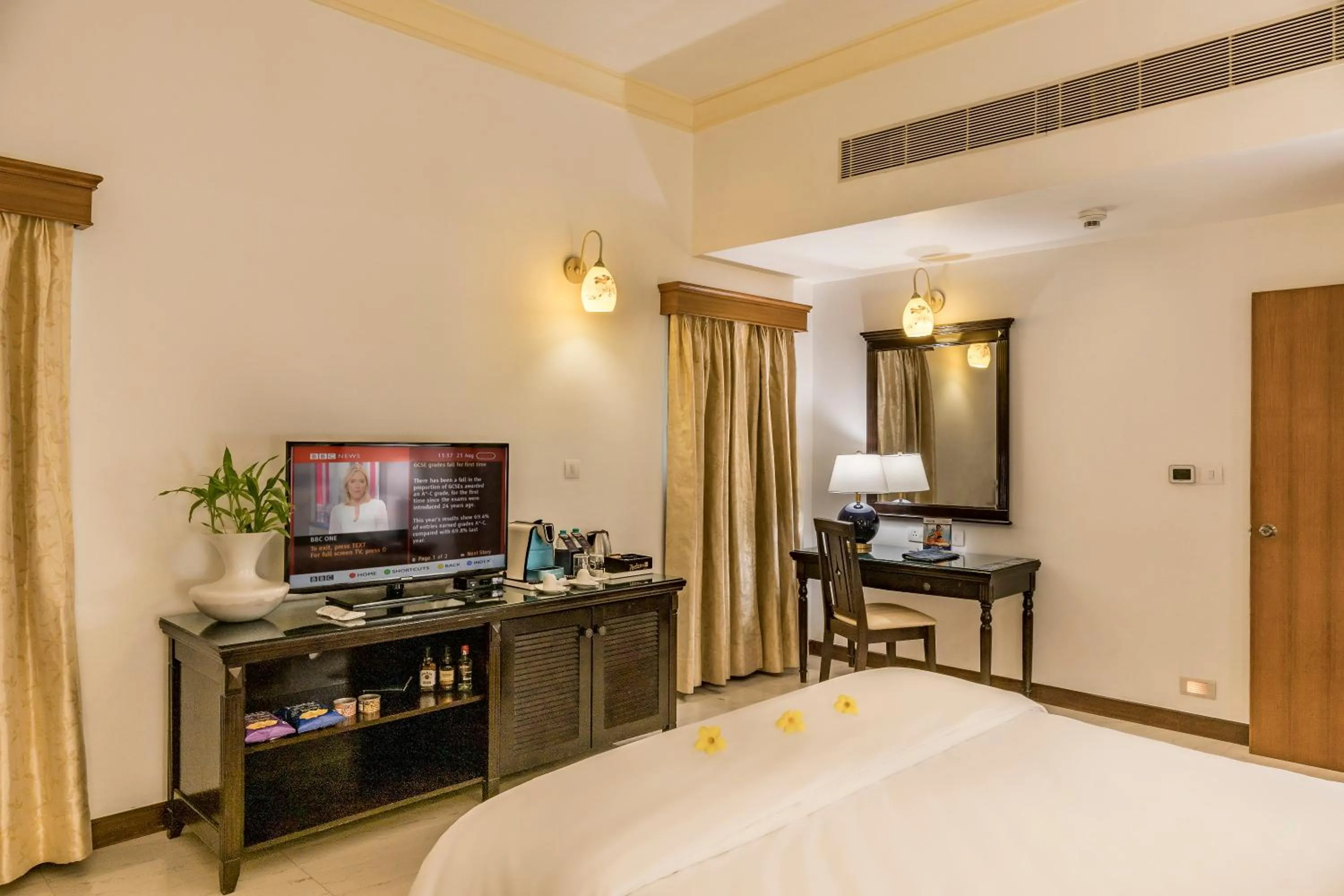 Decorative detail, Bed in Radisson Blu Resort, Goa