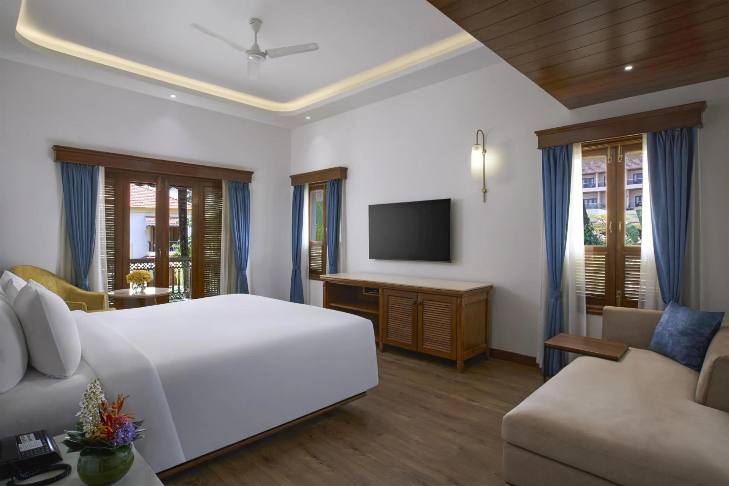 Photo of the whole room, Bed in Radisson Blu Resort, Goa