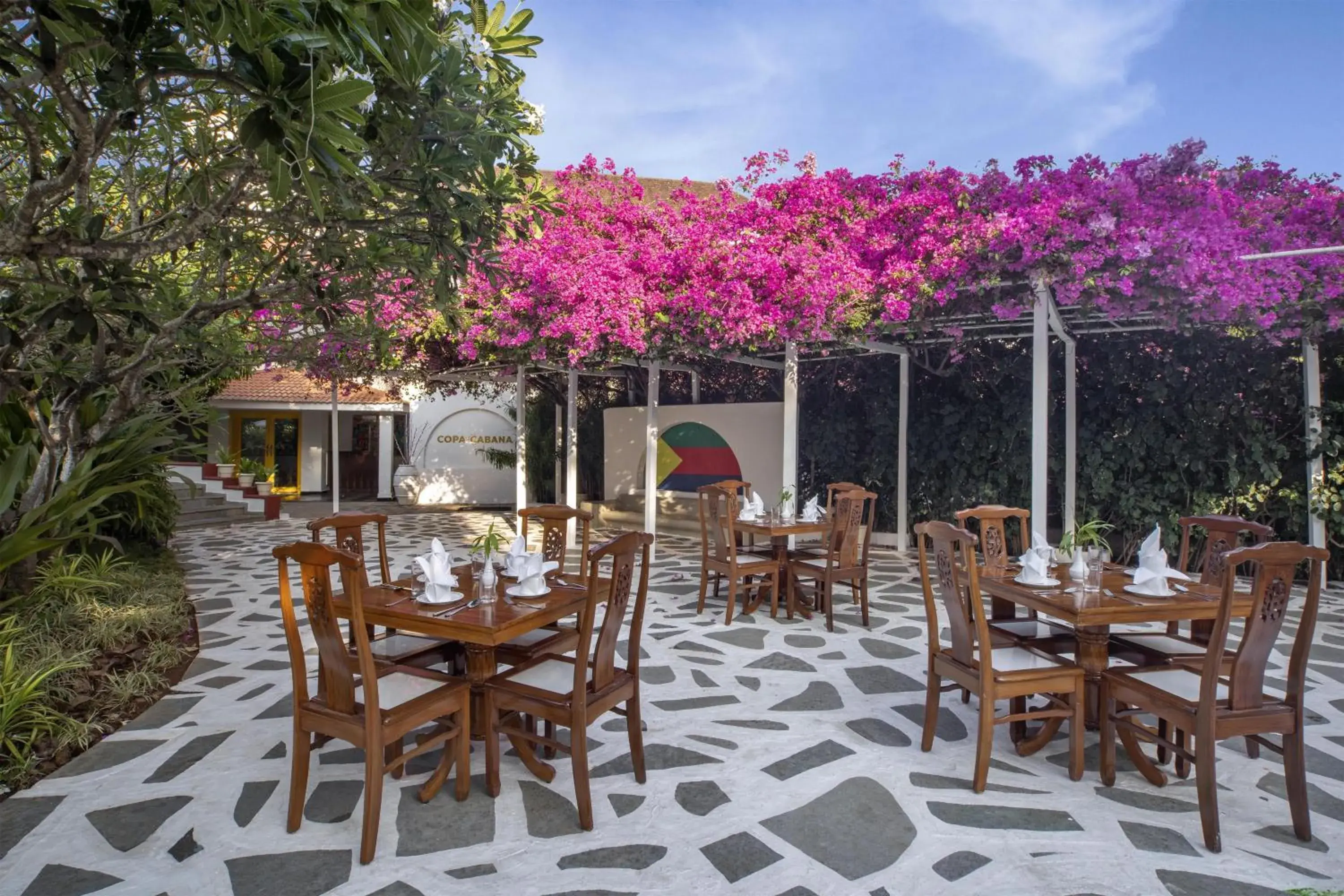 Restaurant/places to eat in Radisson Blu Resort, Goa Restaurant/places to eat in Radisson Blu Resort, Goa