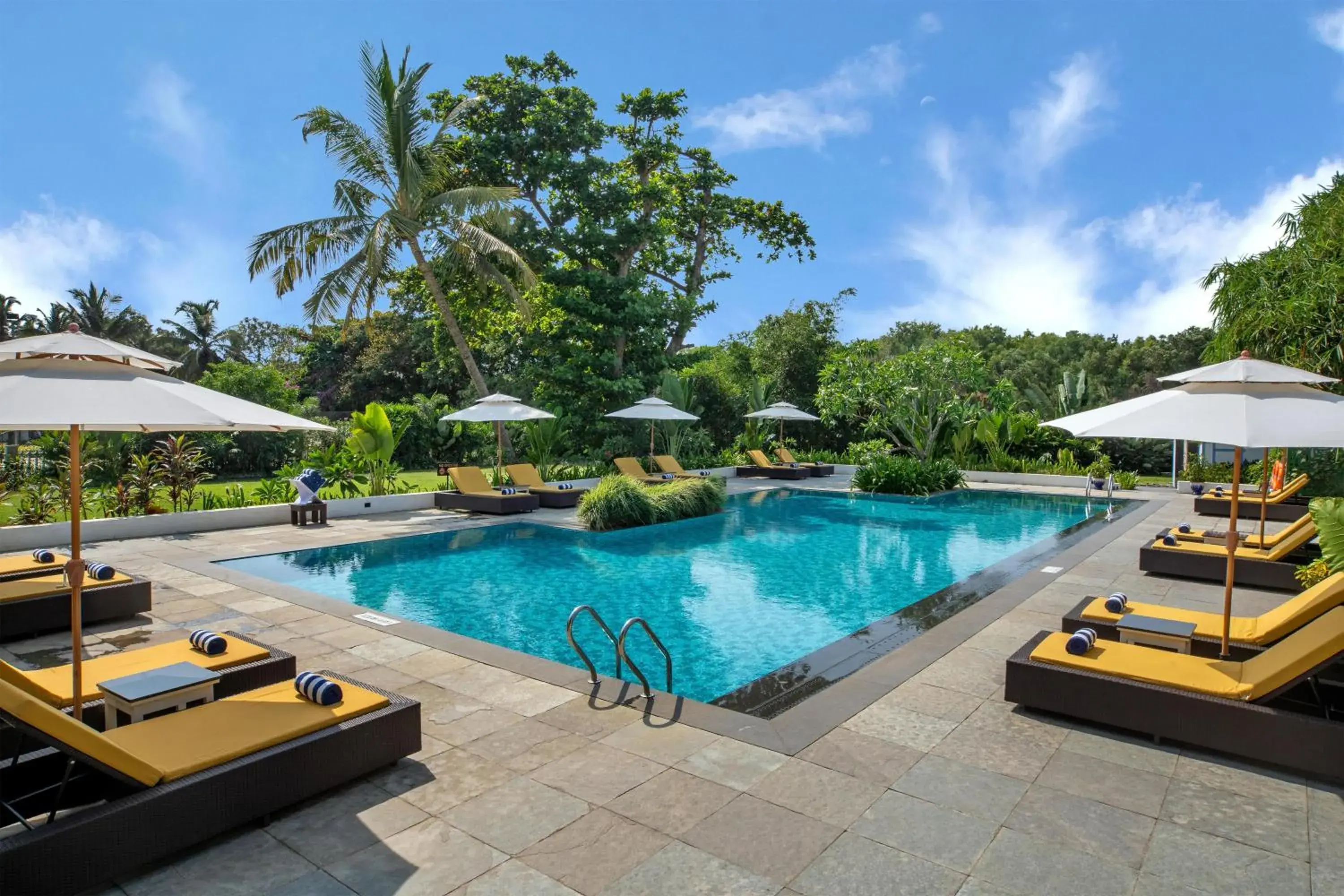 Pool view in Radisson Blu Resort, Goa Pool view in Radisson Blu Resort, Goa