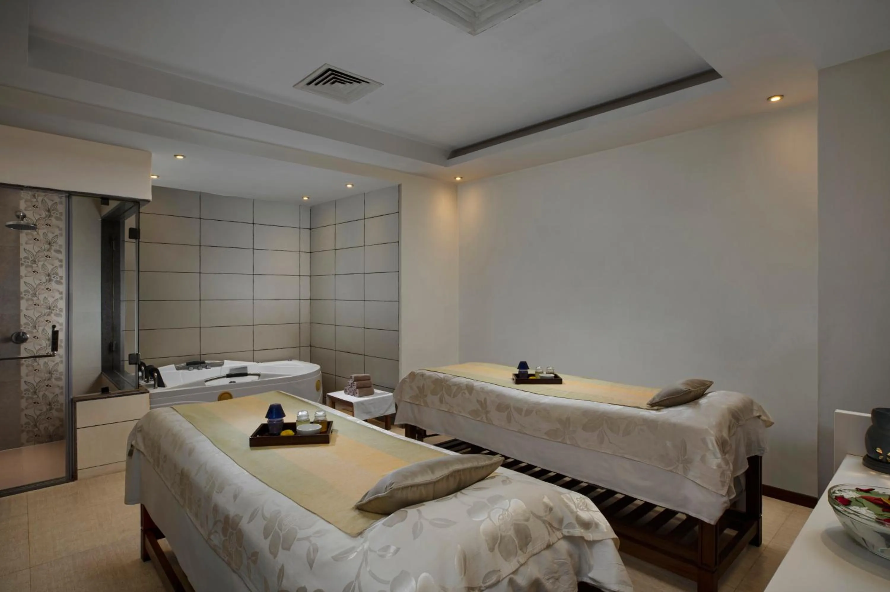 Massage, Bed in Radisson Blu Resort, Goa