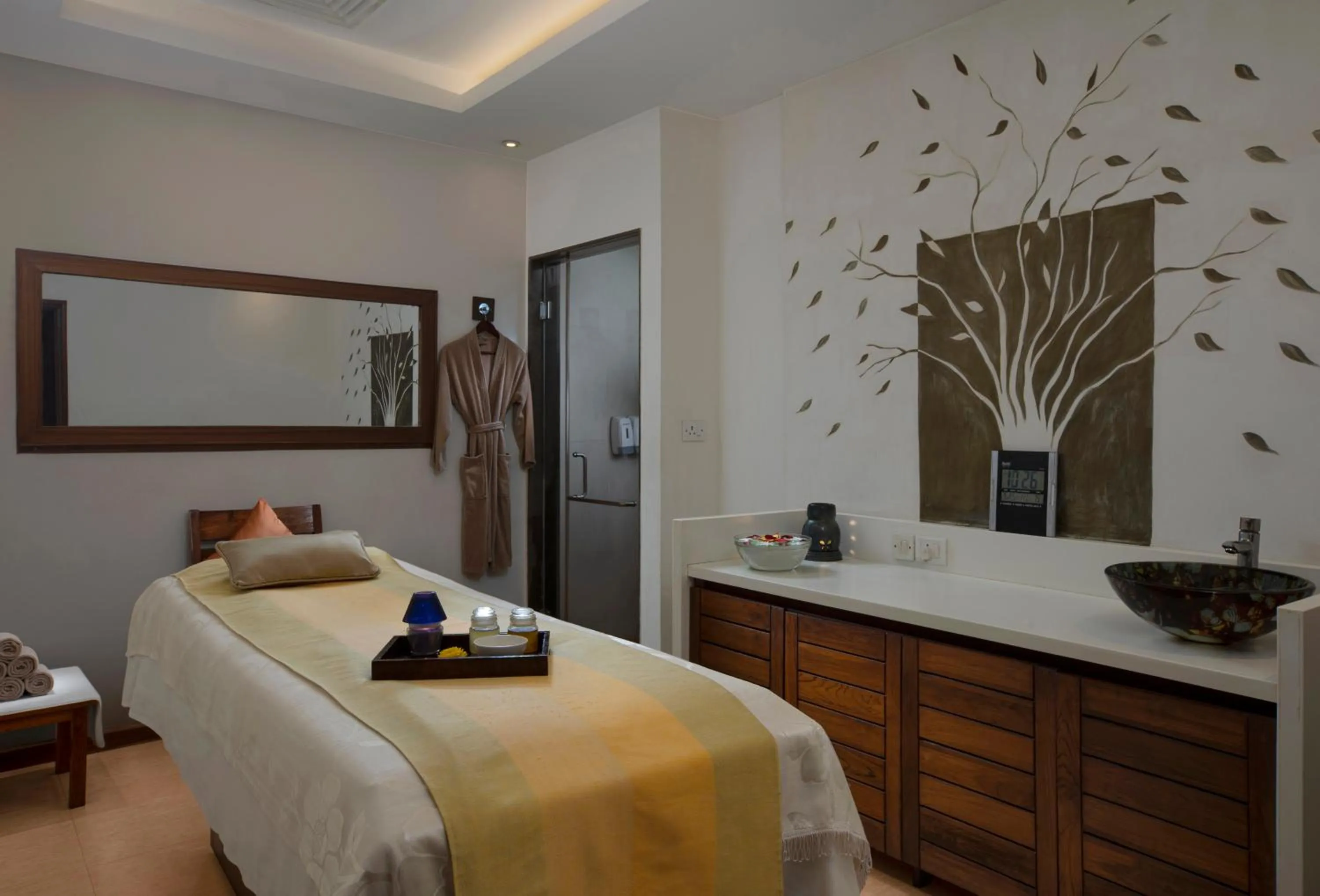Spa and wellness centre/facilities, Bed in Radisson Blu Resort, Goa