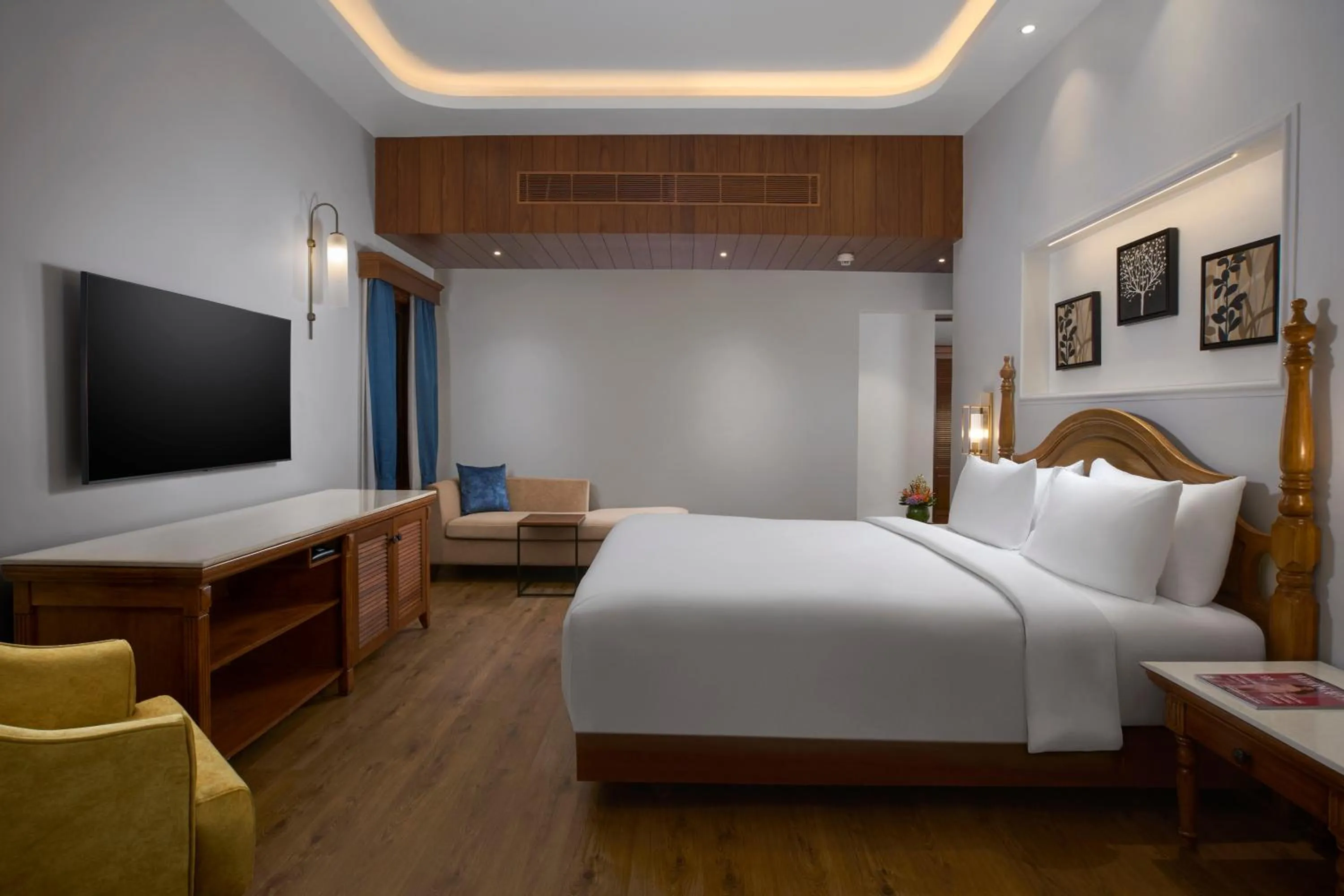 Bedroom, Bed in Radisson Blu Resort, Goa
