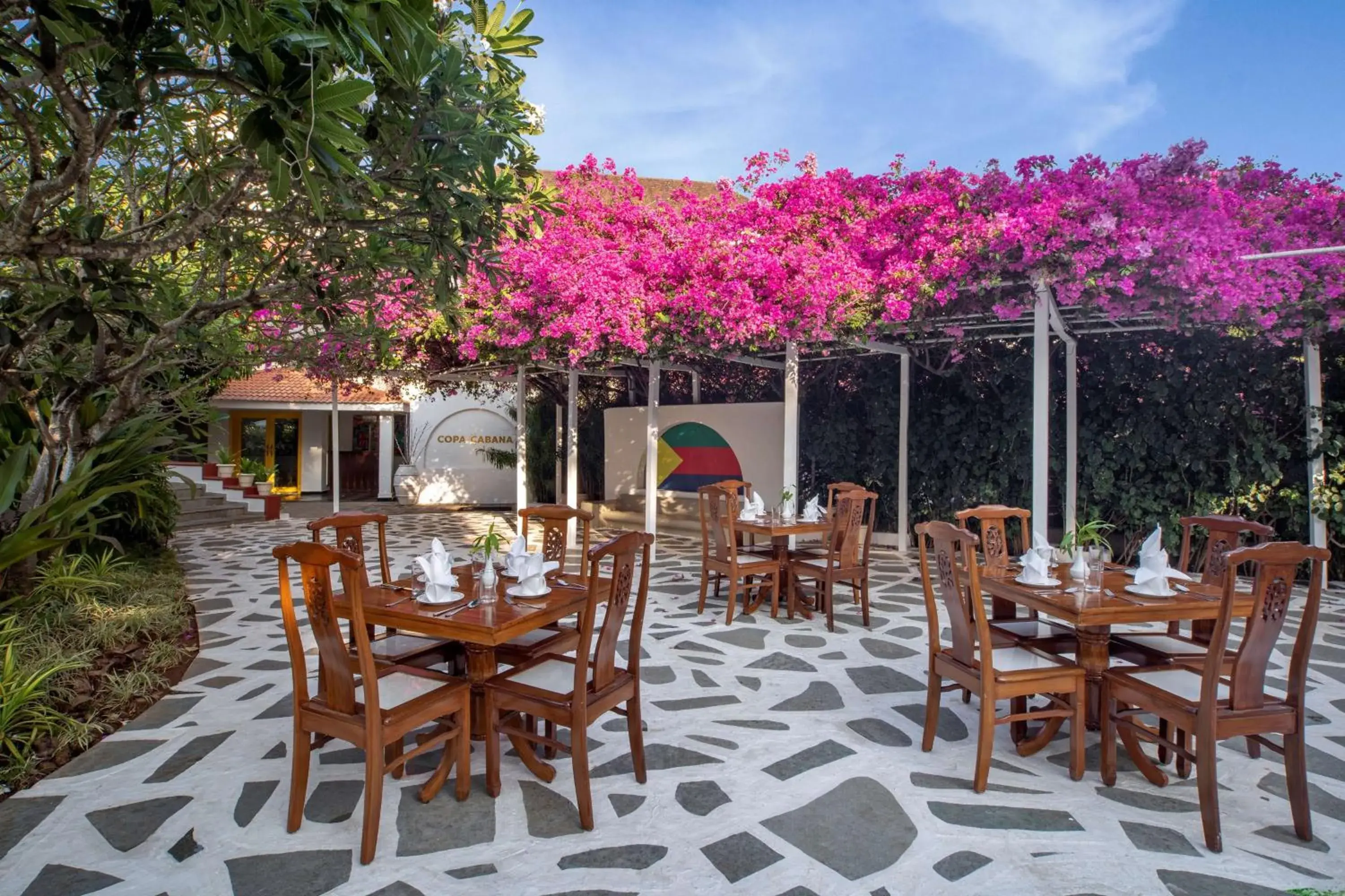 Restaurant/places to eat in Radisson Blu Resort, Goa Restaurant/places to eat in Radisson Blu Resort, Goa