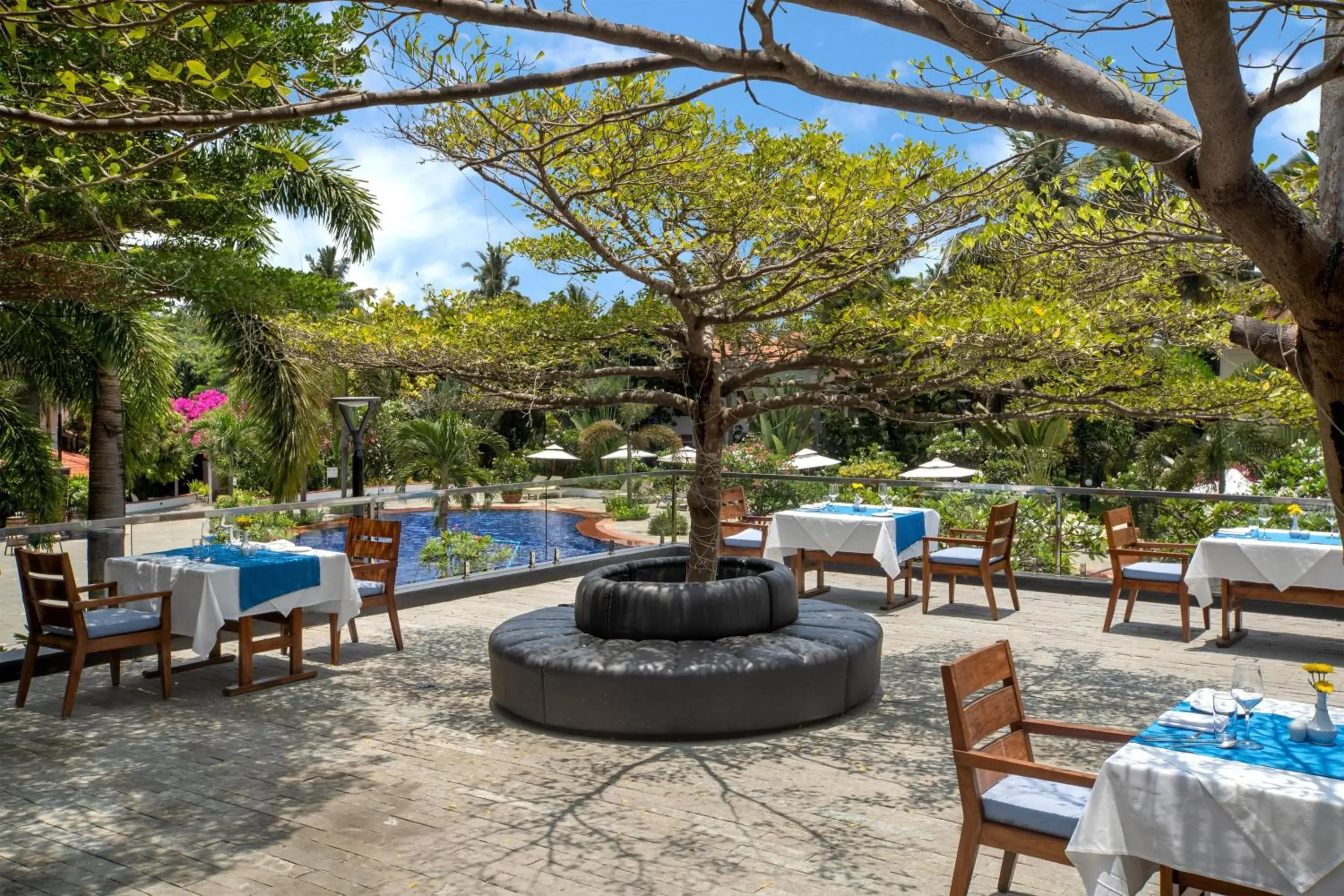 Restaurant/places to eat in Radisson Blu Resort, Goa Restaurant/places to eat in Radisson Blu Resort, Goa