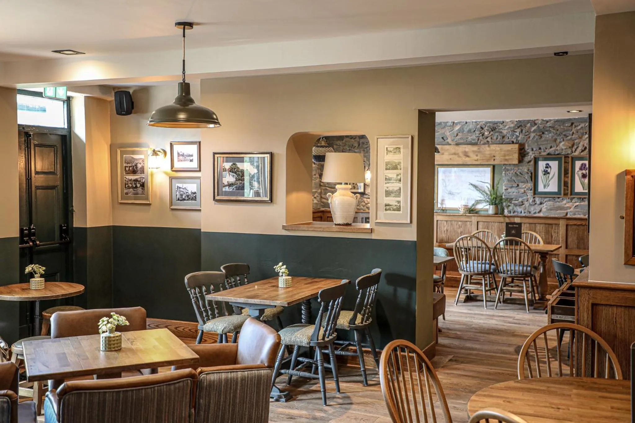 Lounge or bar in Bridge End Hotel