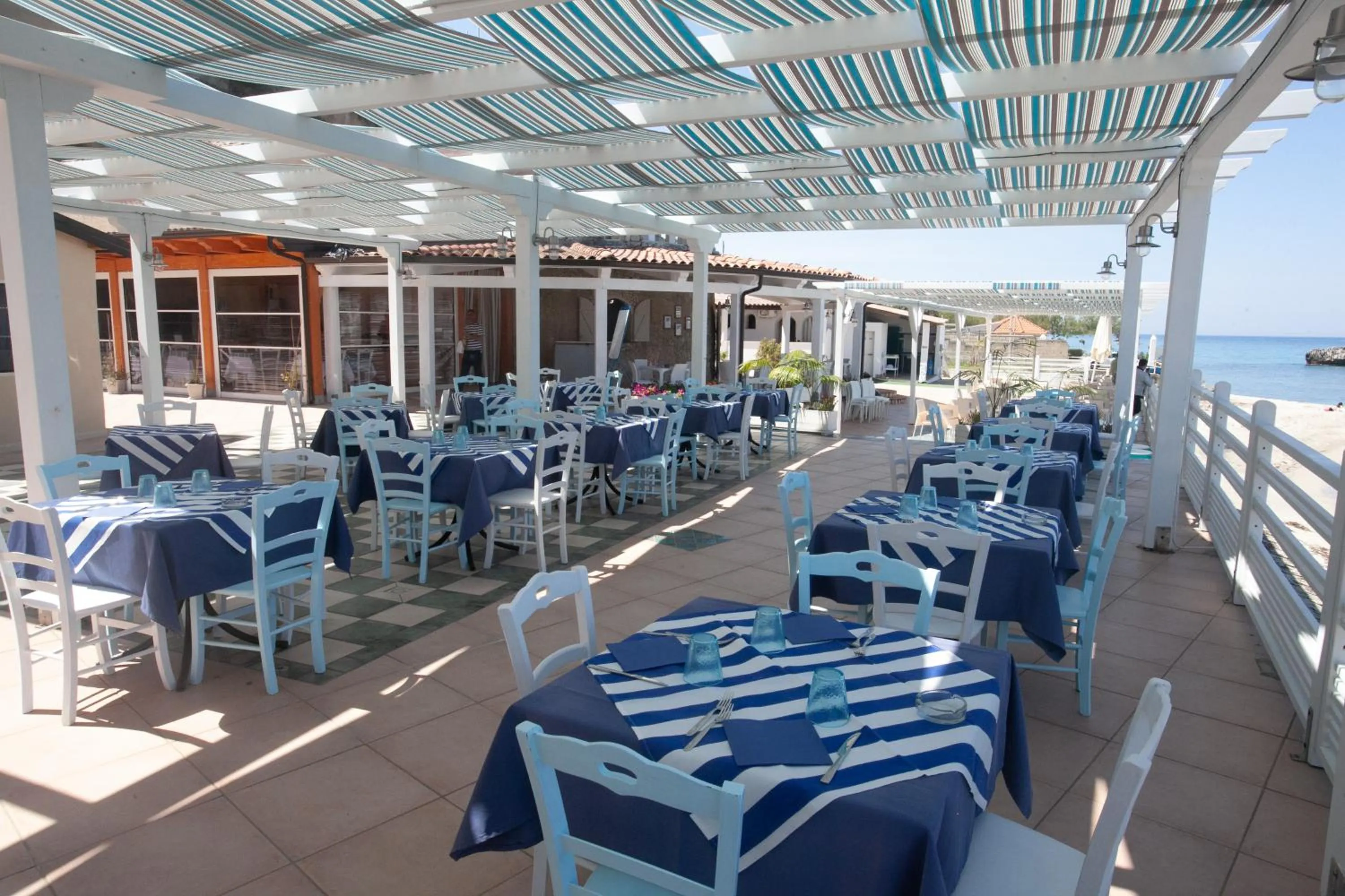 Staff in Oldwell Hotel