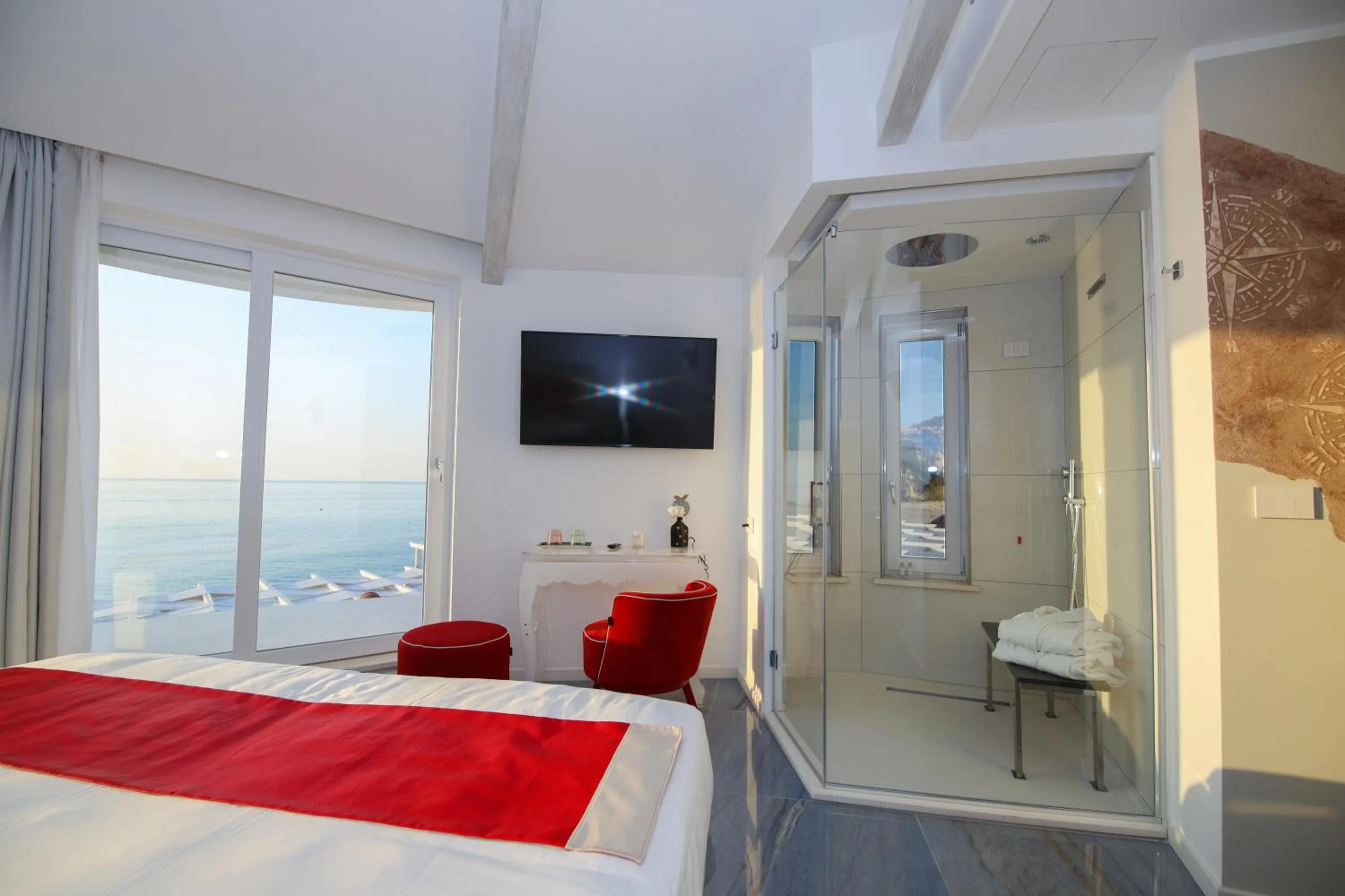 Shower, Bed in Oldwell Hotel