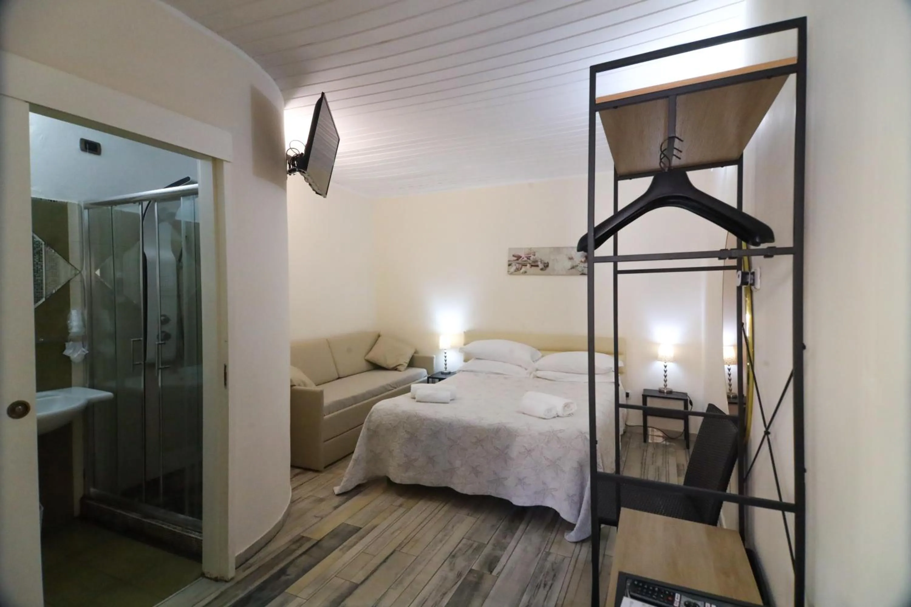 Bed in Oldwell Hotel