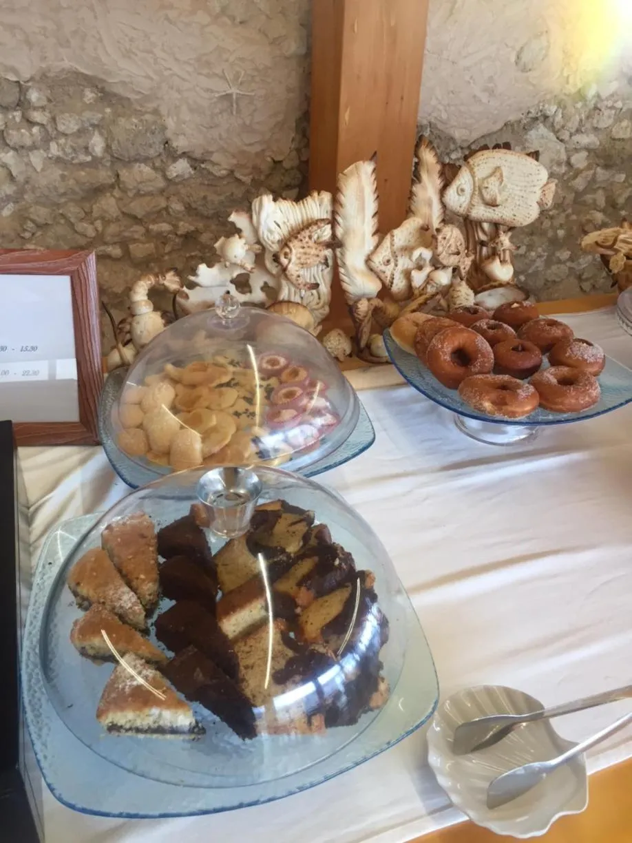 Buffet breakfast in Oldwell Hotel