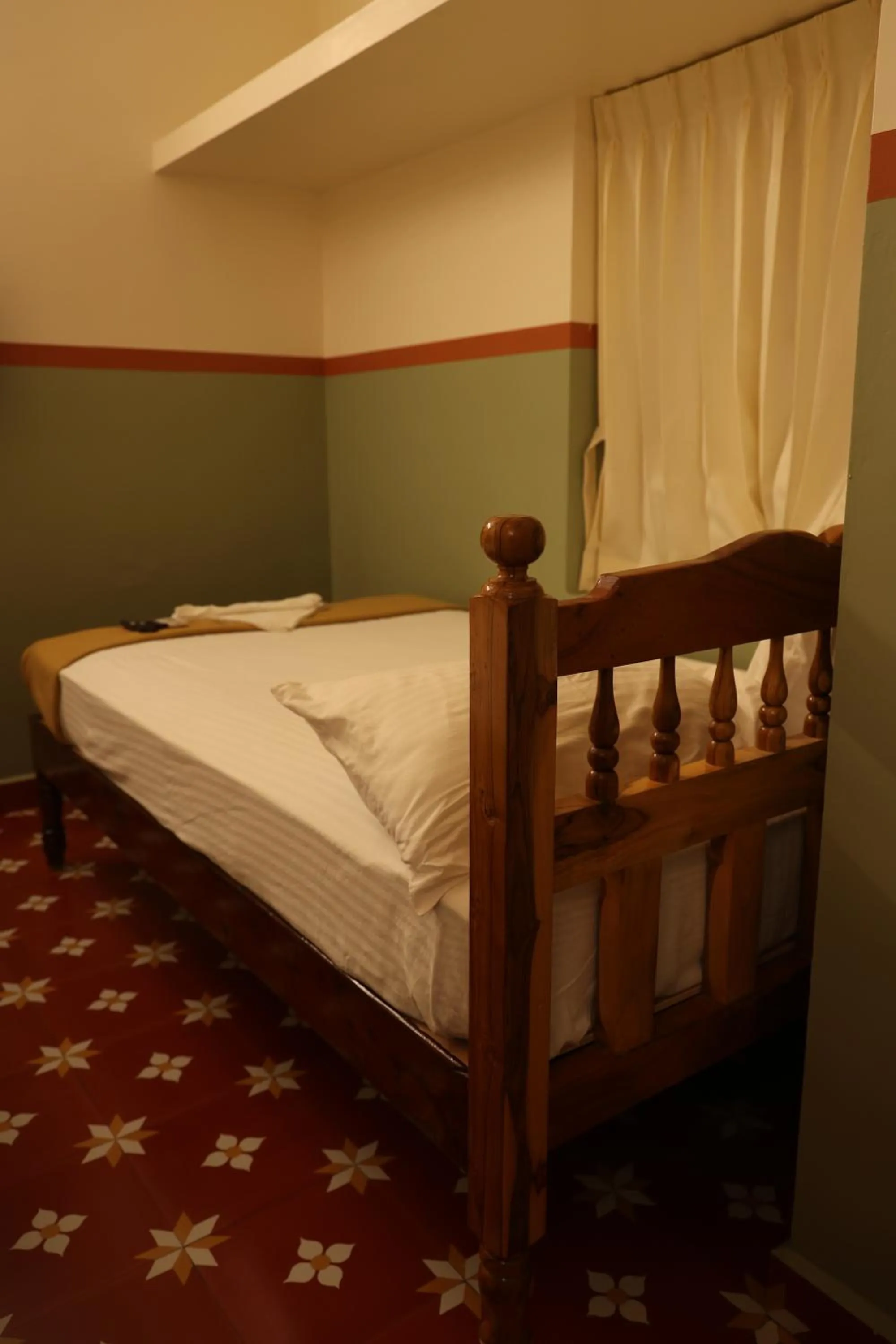 Photo of the whole room, Bed in Dwaraka Guest House