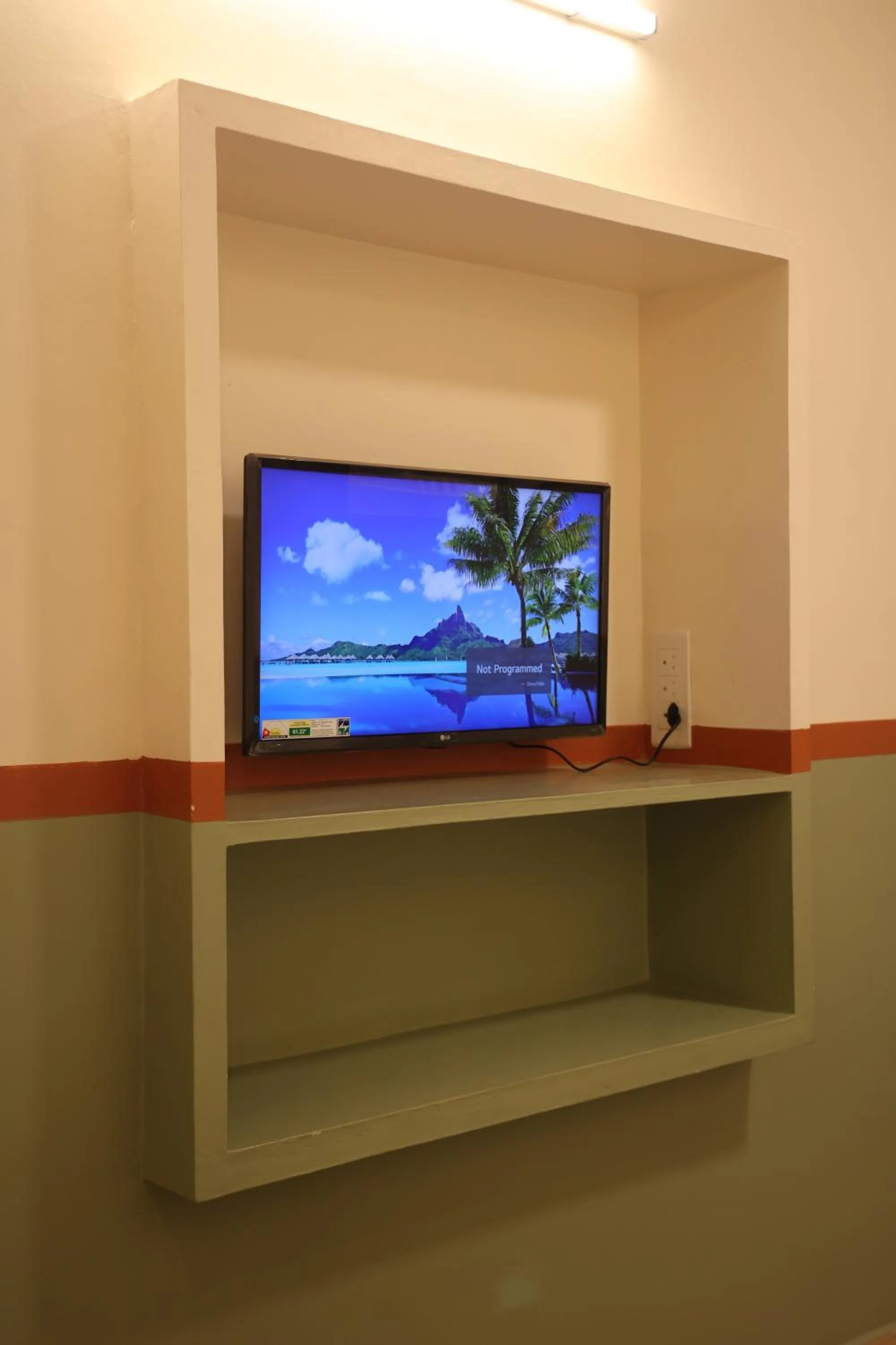 TV and multimedia in Dwaraka Guest House