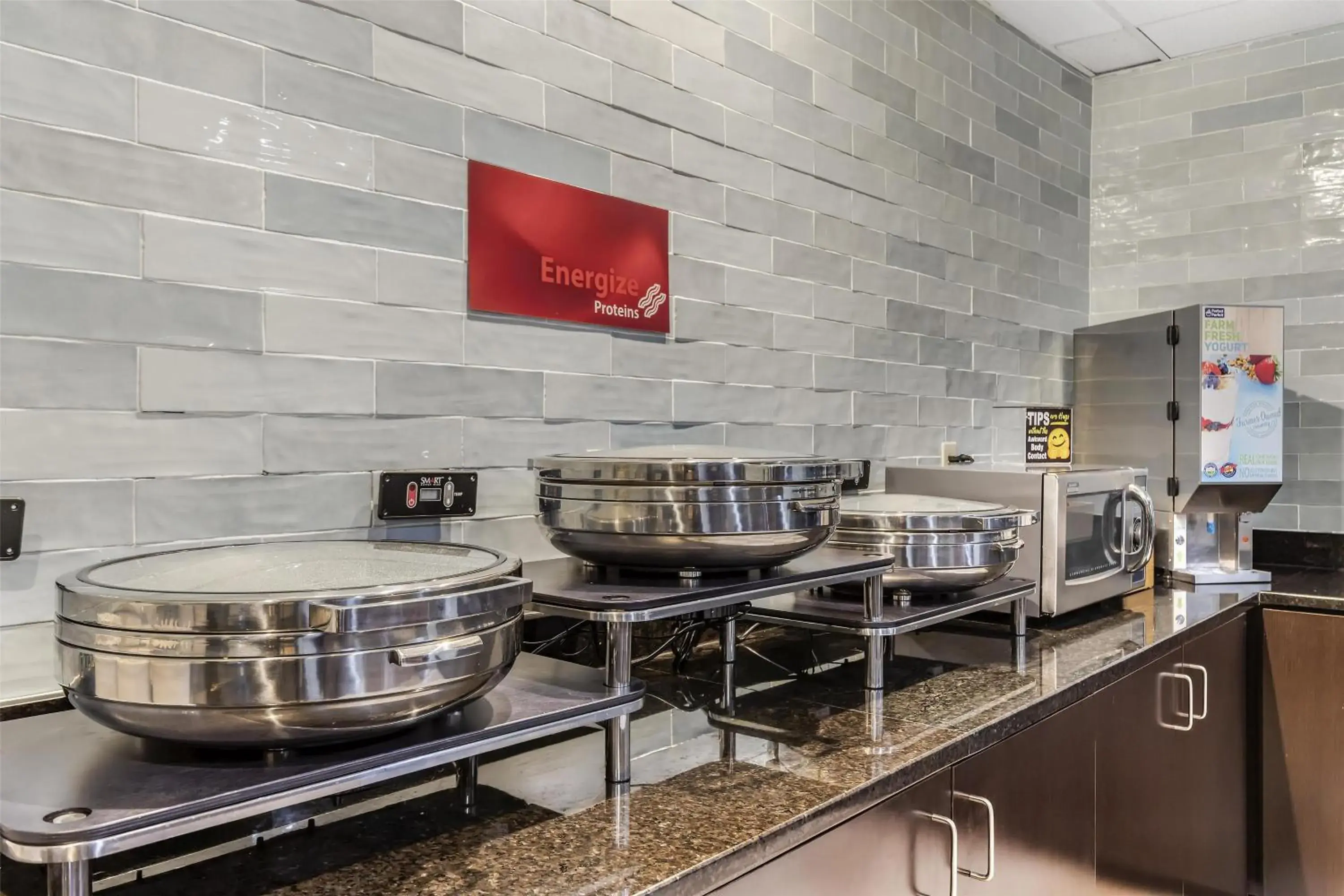 Breakfast in Best Western Plus Lexington Inn Breakfast in Best Western Plus Lexington Inn