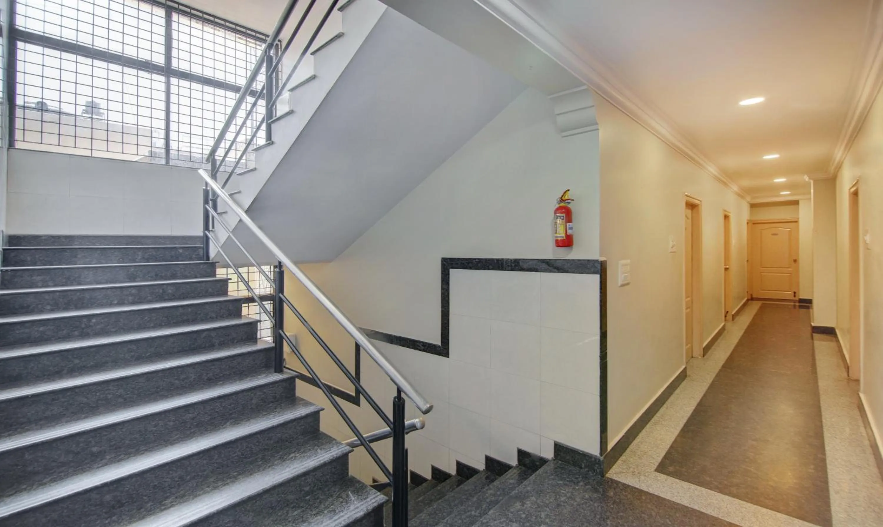 Lobby or reception in Itsy Hotels KES Residency, 10 Min From KSR Bengaluru City Junction