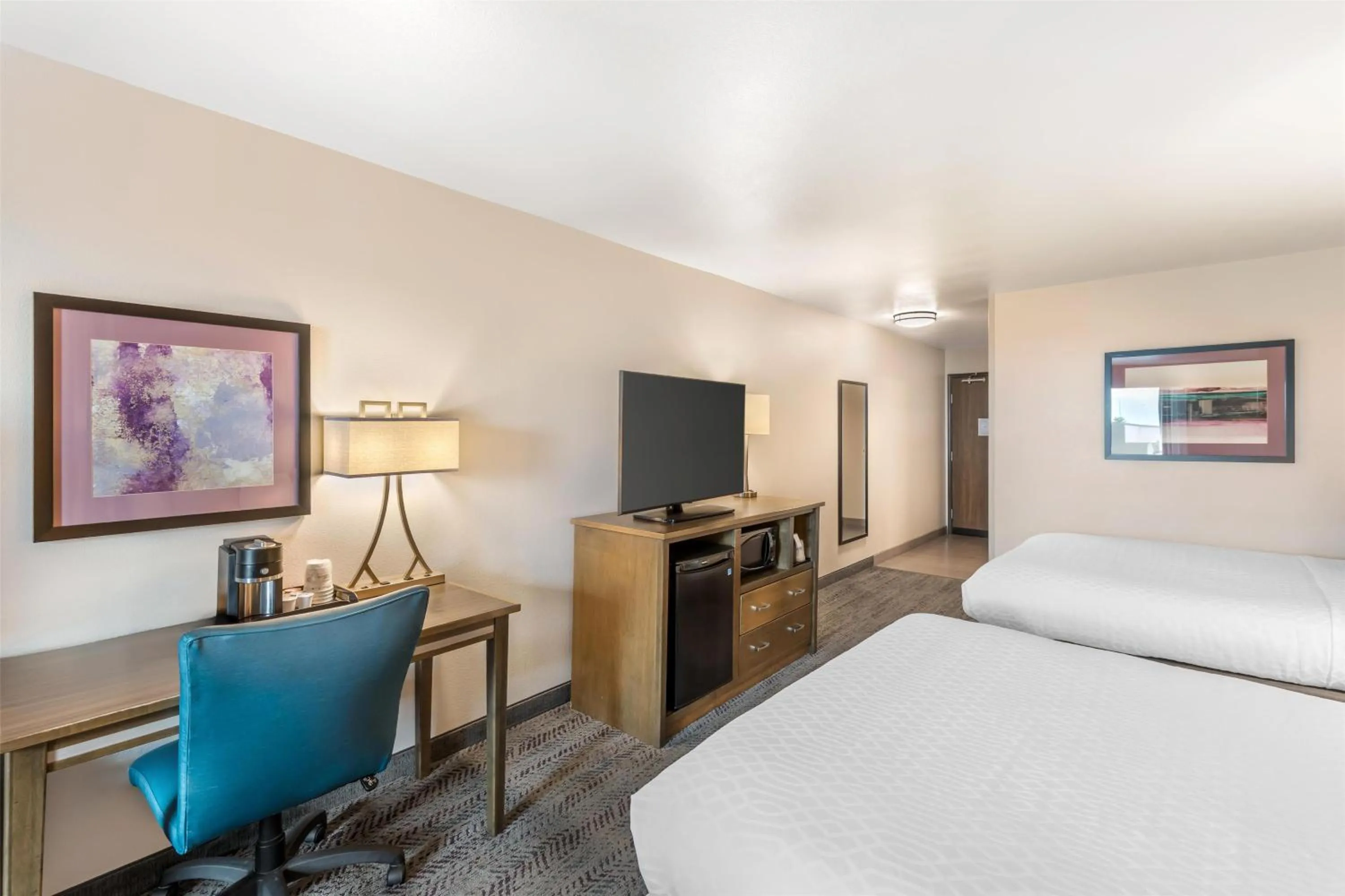 Photo of the whole room, Bed in Best Western Plus Rapid City Rushmore