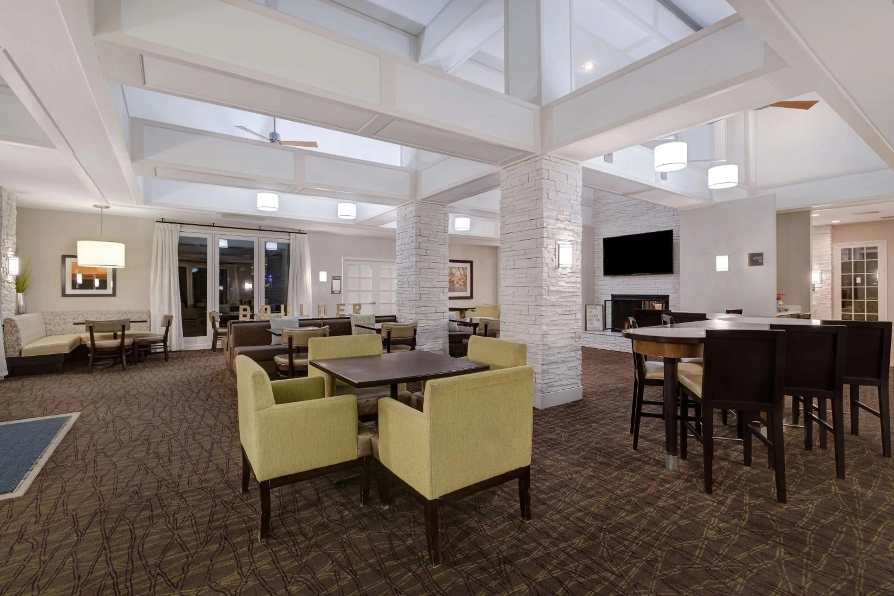 Breakfast in Homewood Suites by Hilton Boulder