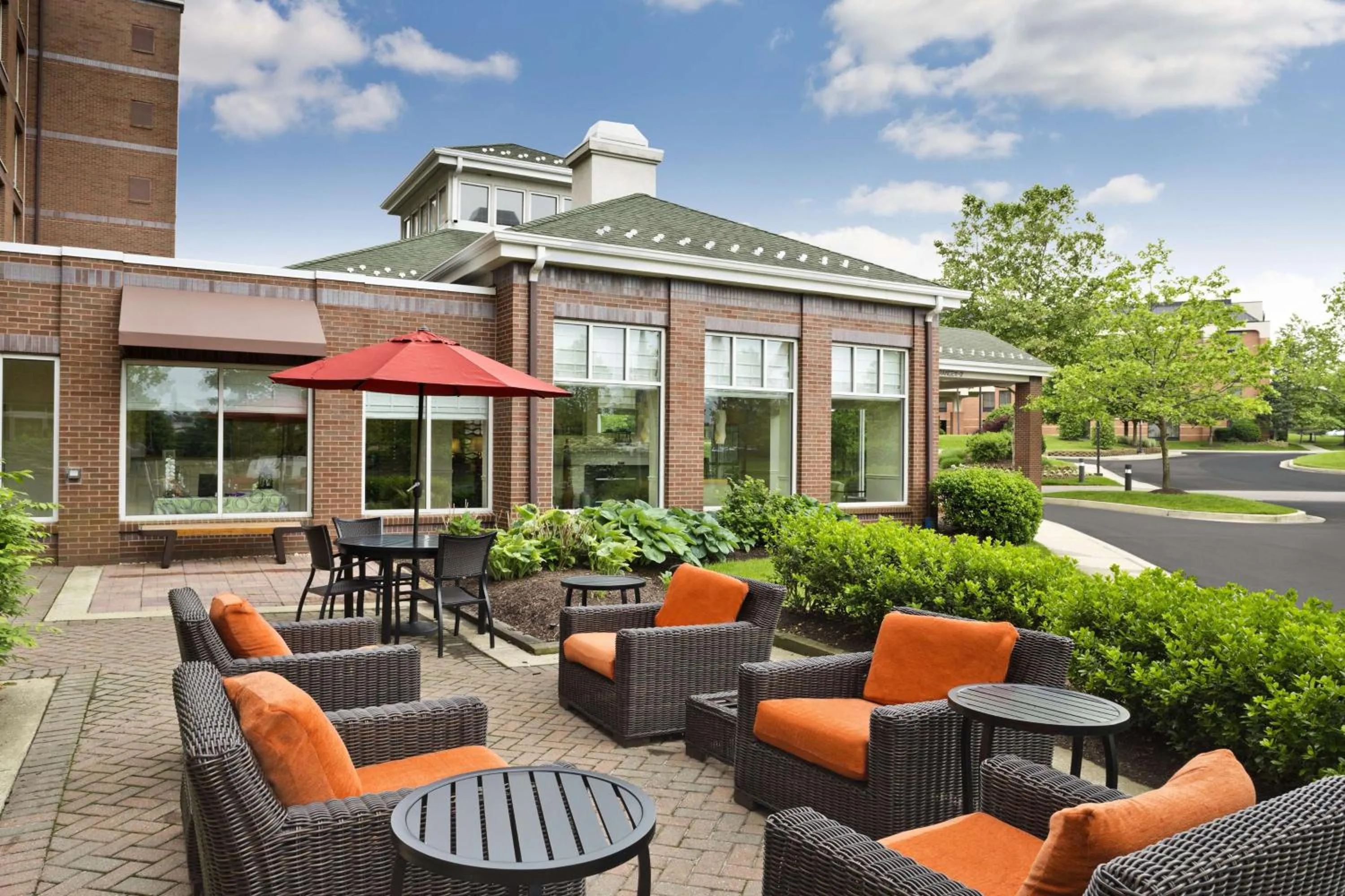 Patio in Hilton Garden Inn White Marsh