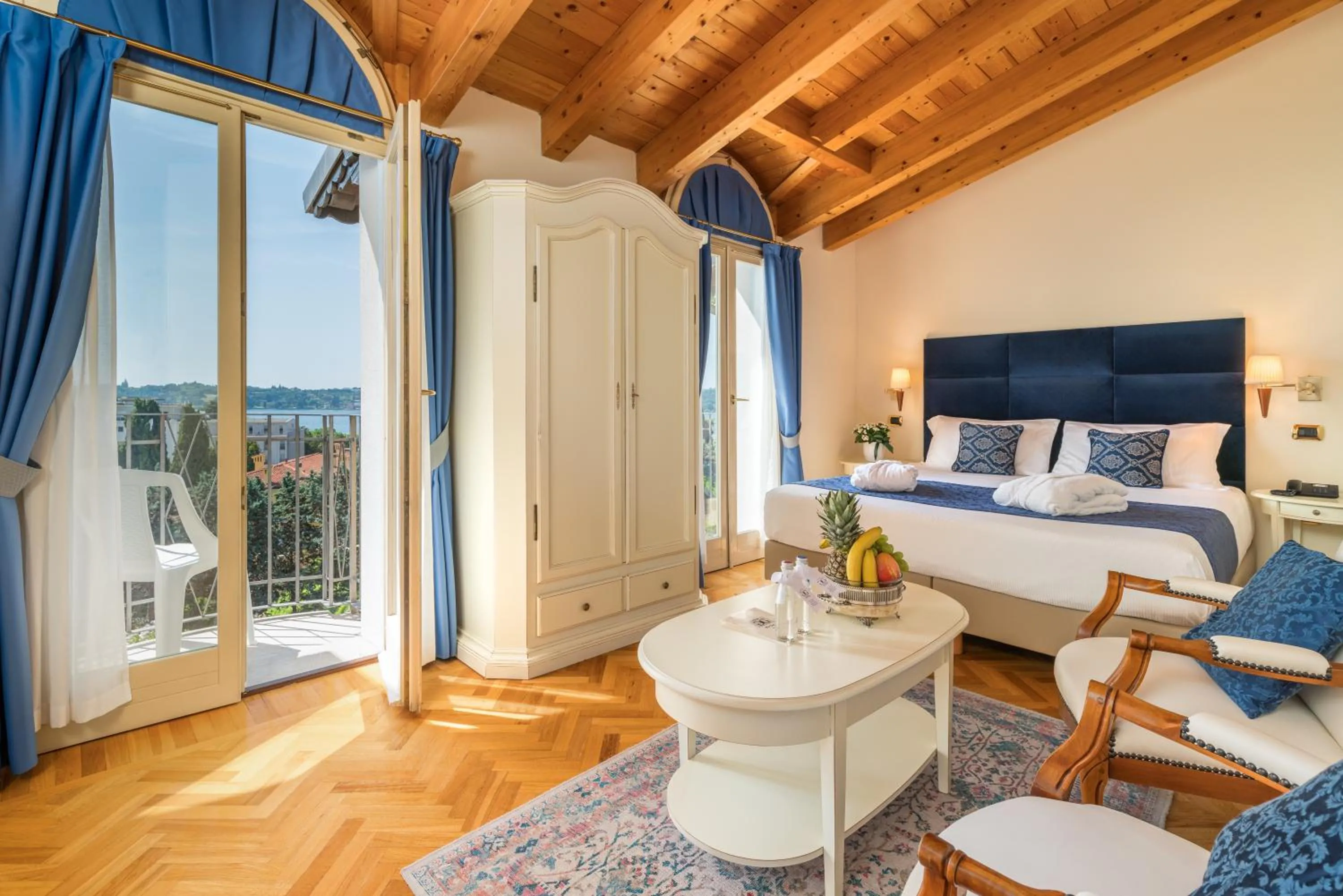 Seating area in Hotel Galeazzi