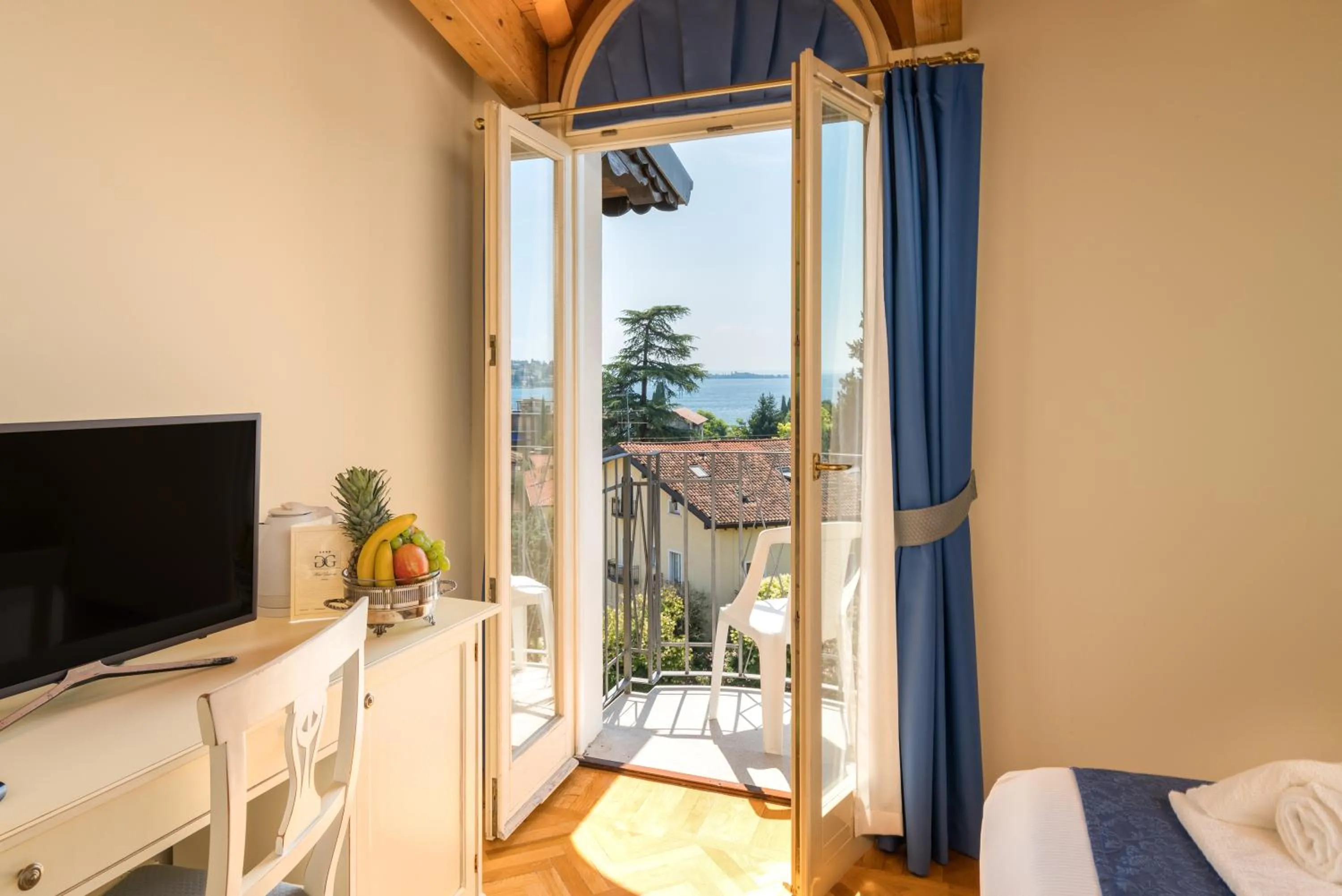 Balcony/Terrace, Bed in Hotel Galeazzi